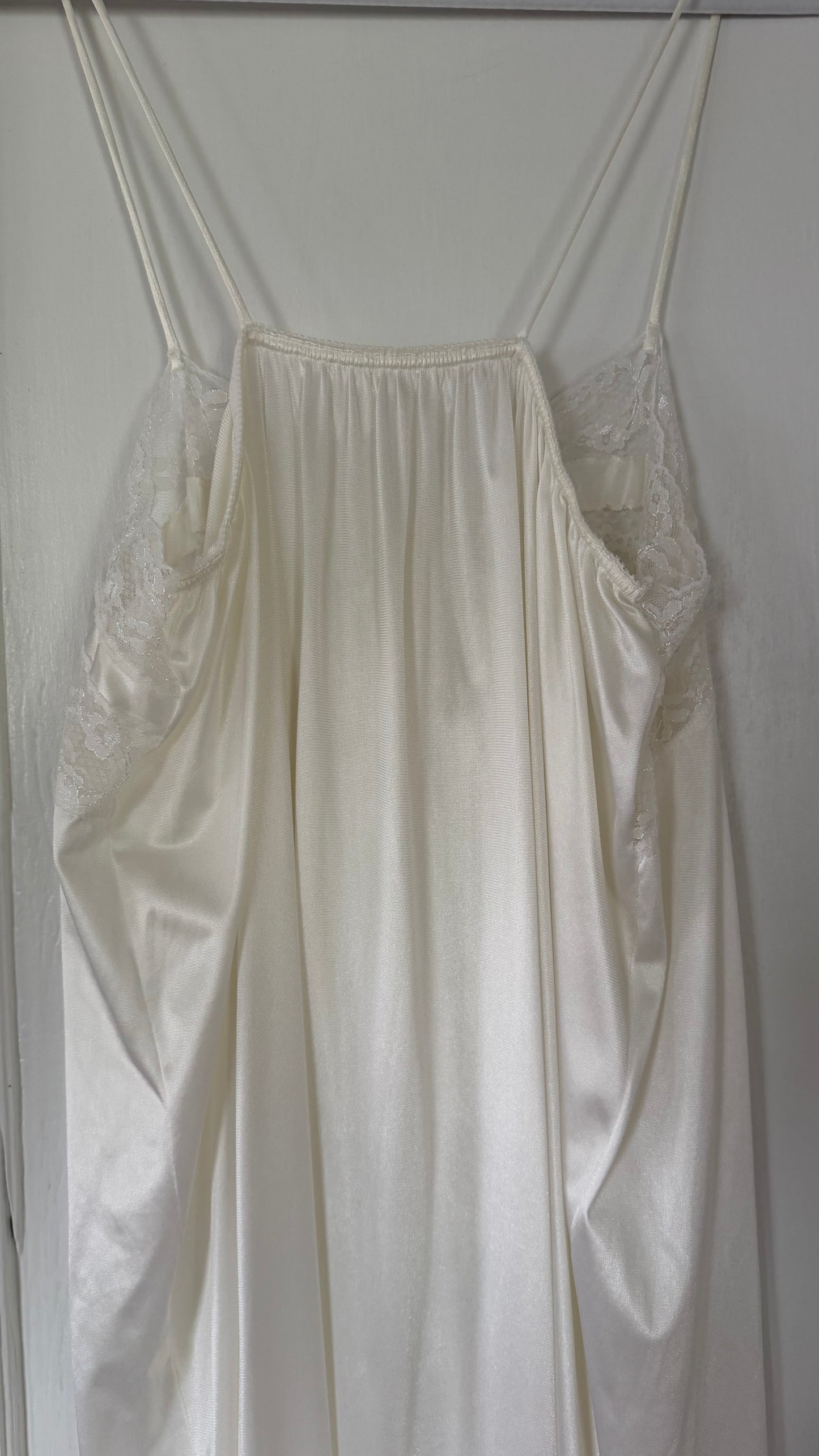 White Lace & Ribbon Detail Peignoir Set