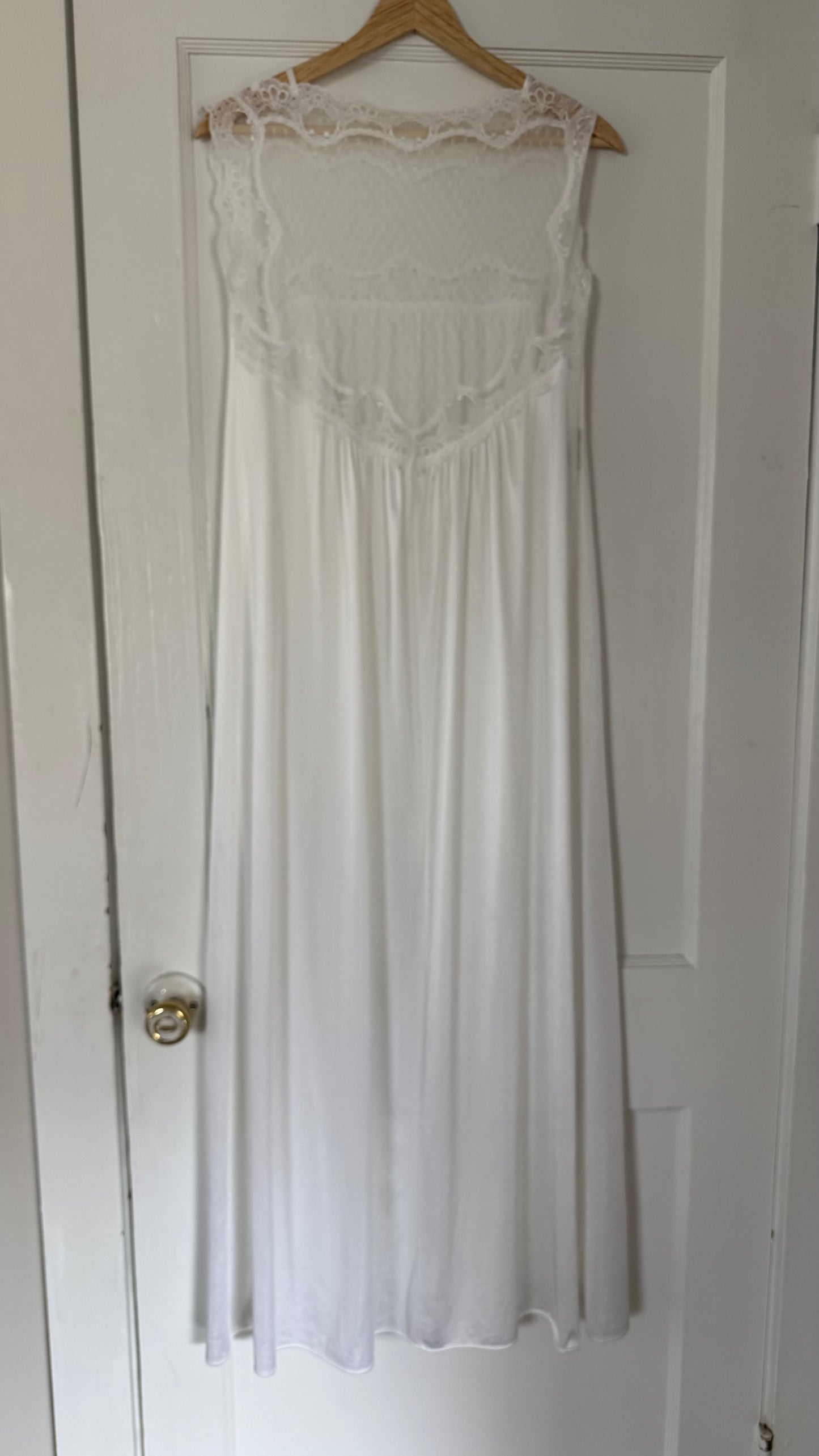 Tom Bezduda Lace Trim Vintage Slip