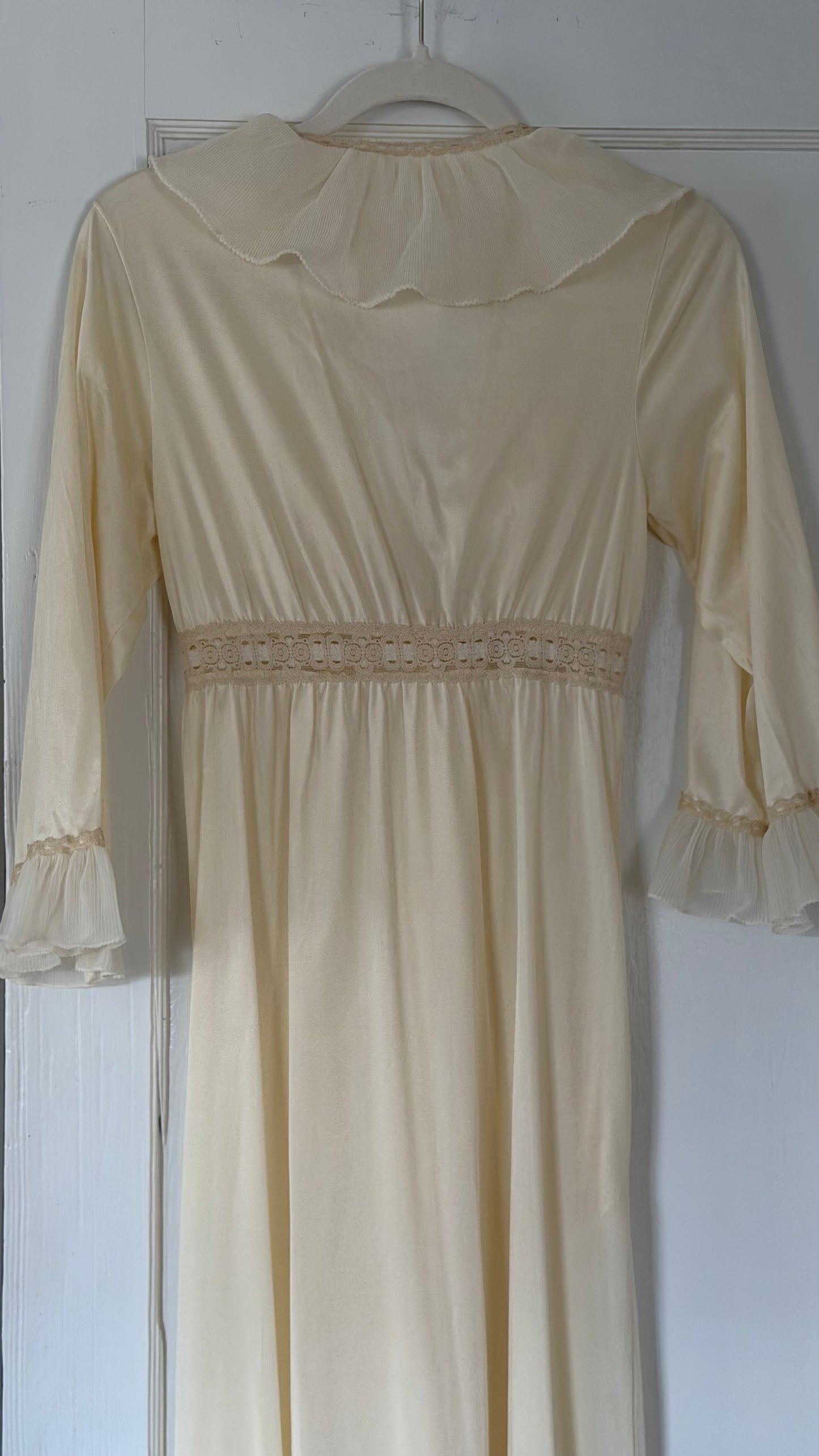 Cream Ruffle-Detail Peignoir Set