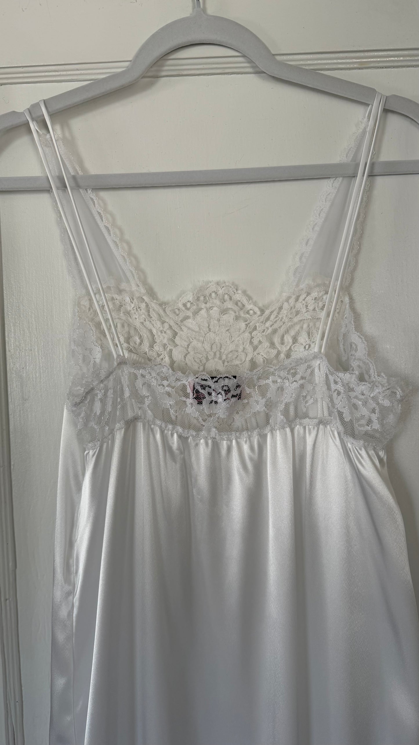 Rare Lace and Chiffon Detail Peignoir Set