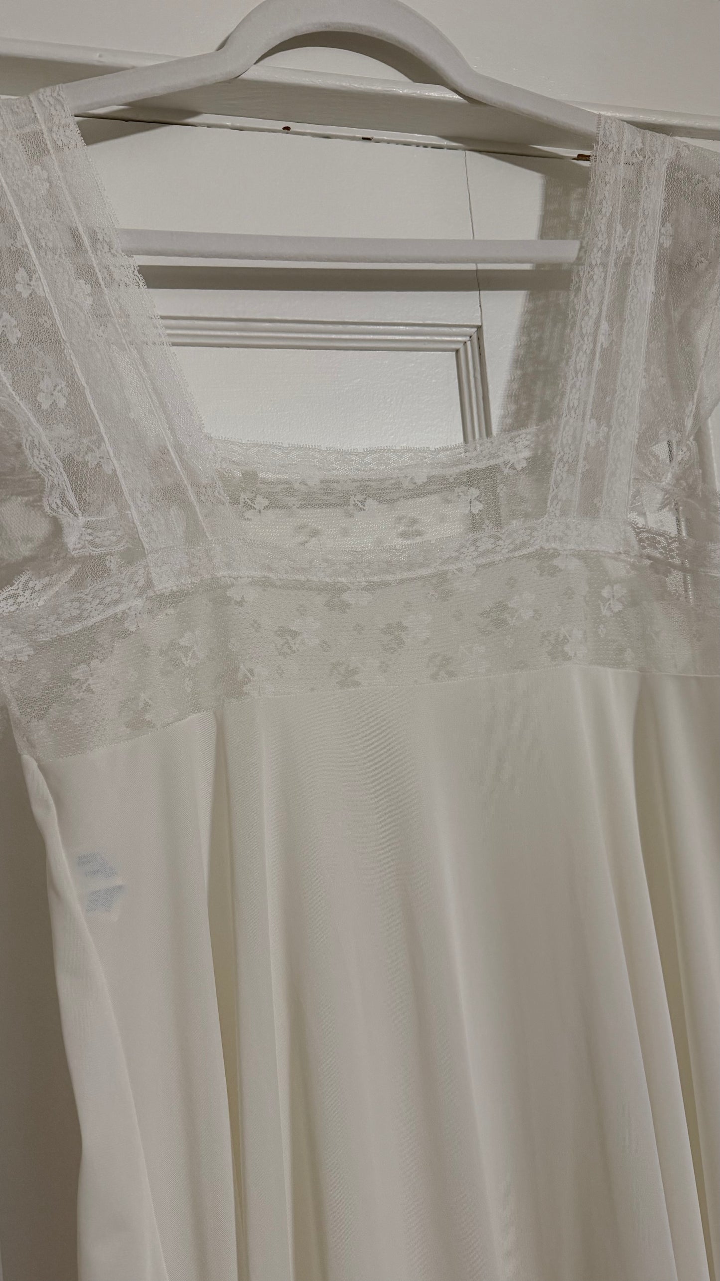 Flutter Sleeve Slip with Bow Details