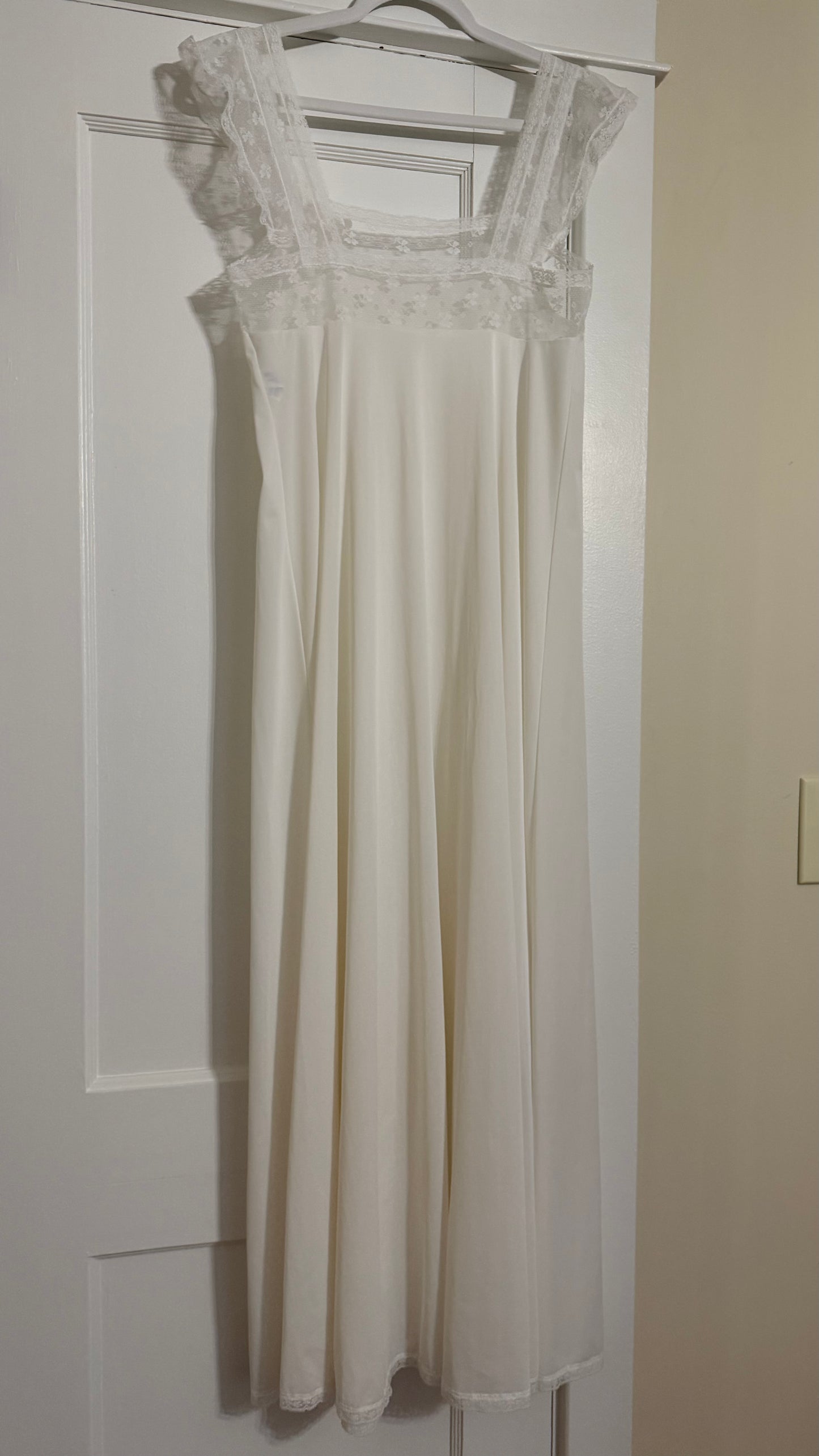 Flutter Sleeve Slip with Bow Details