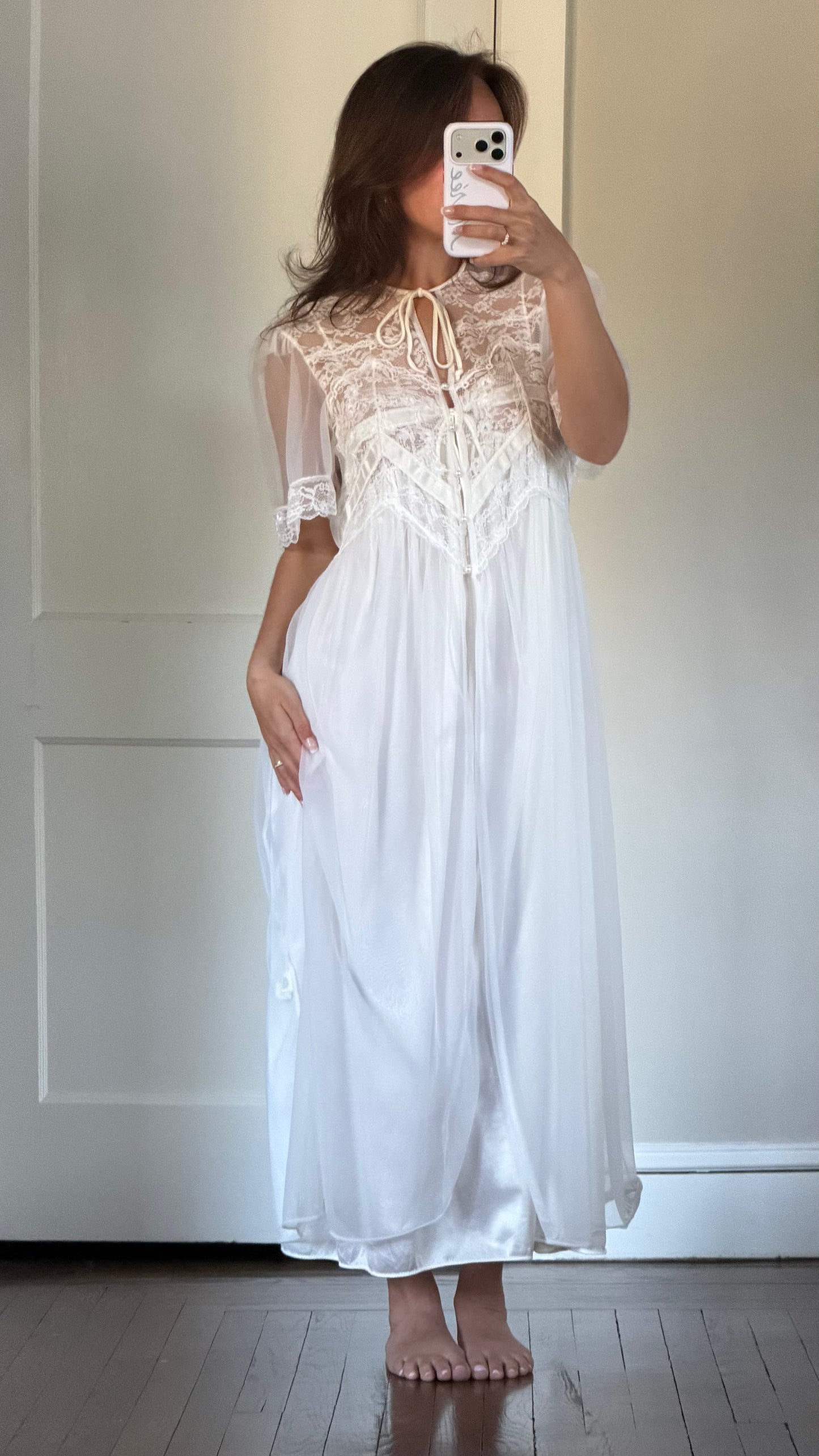 White Lace & Ribbon Detail Peignoir Set