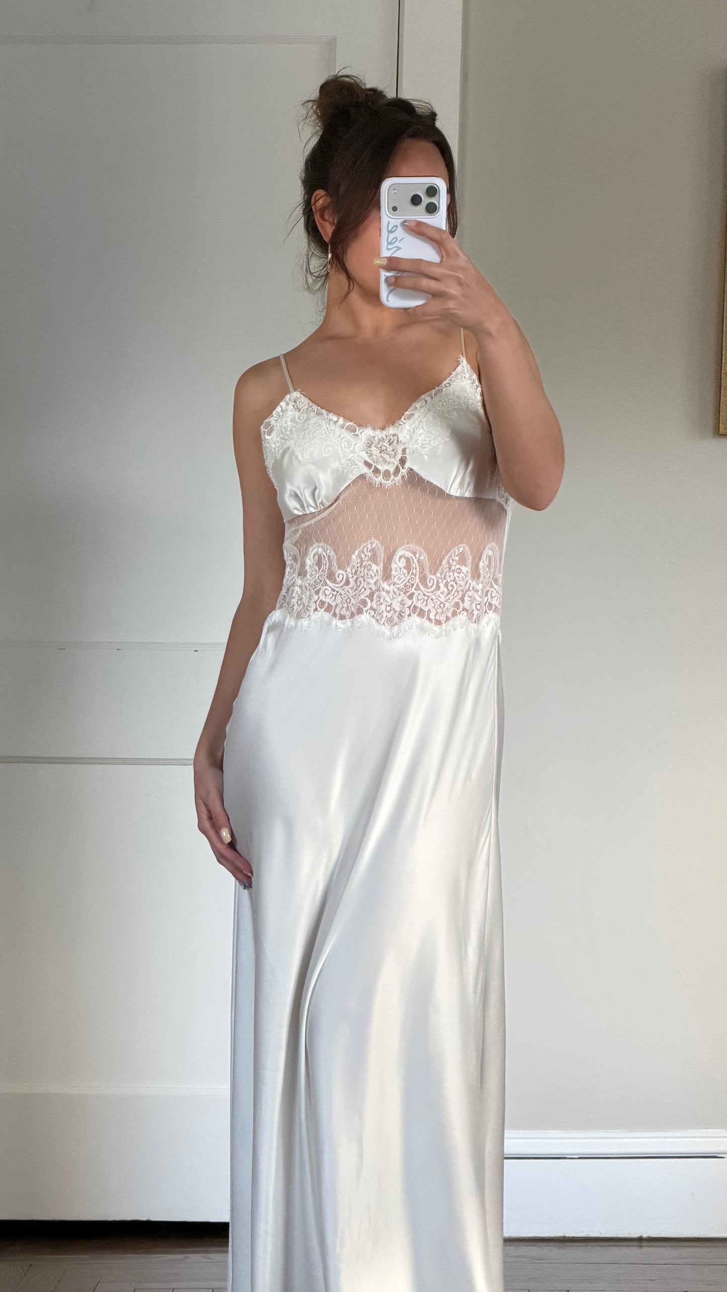 Rare Lace Detail Lace Peignoir Set