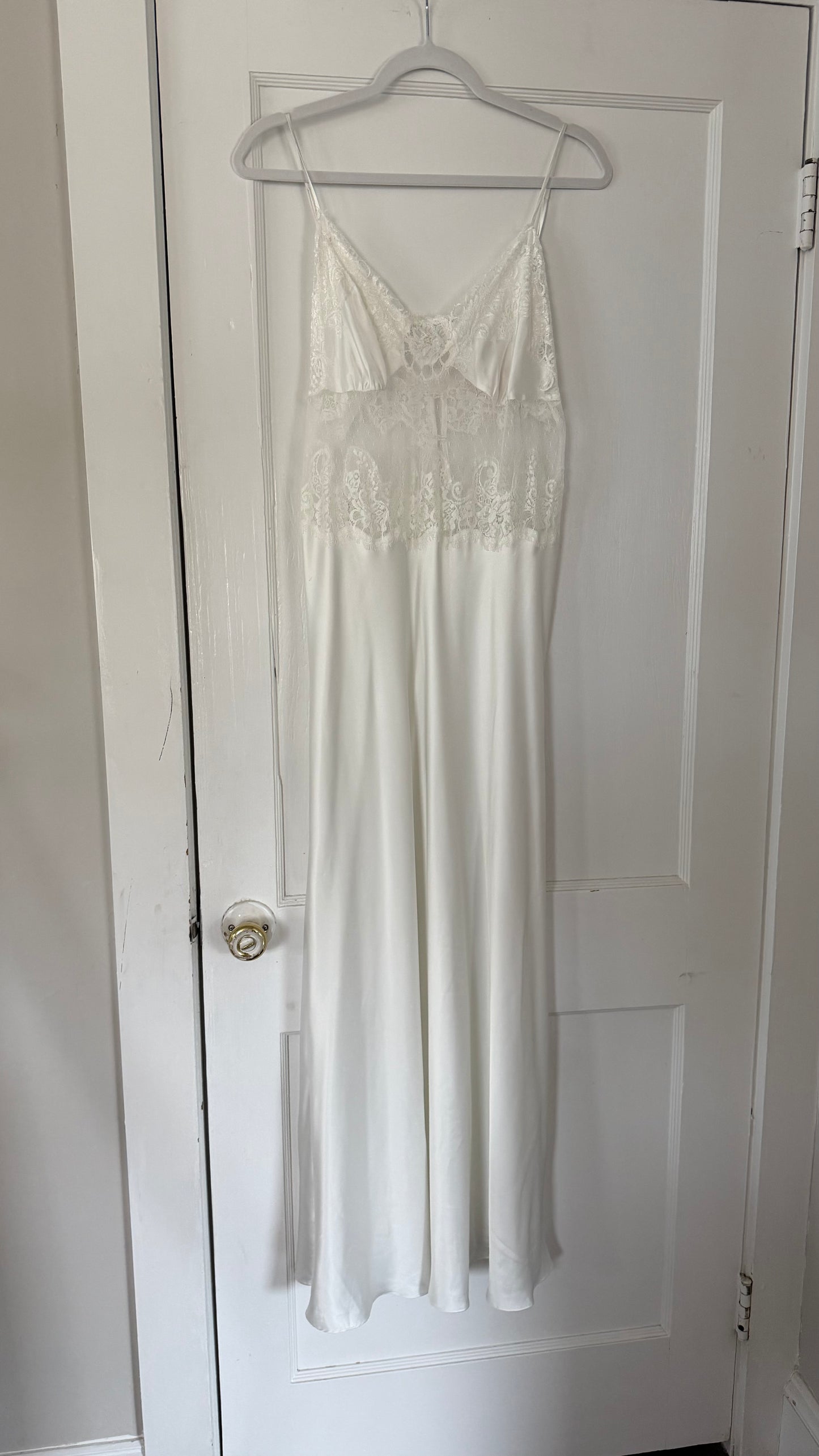 Rare Lace Detail Lace Peignoir Set