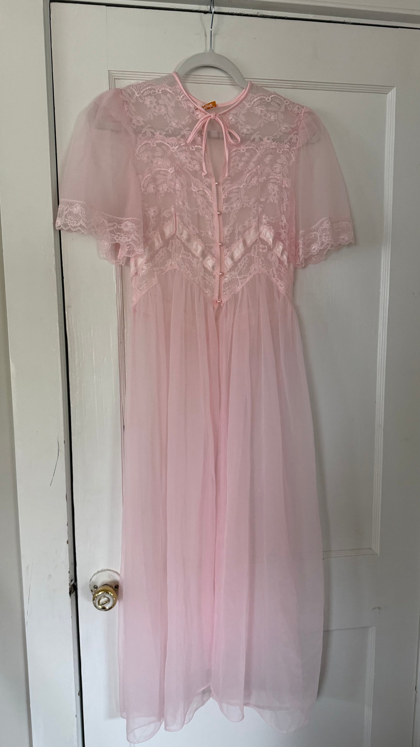 Pink Lace & Ribbon Detail Peignoir Set