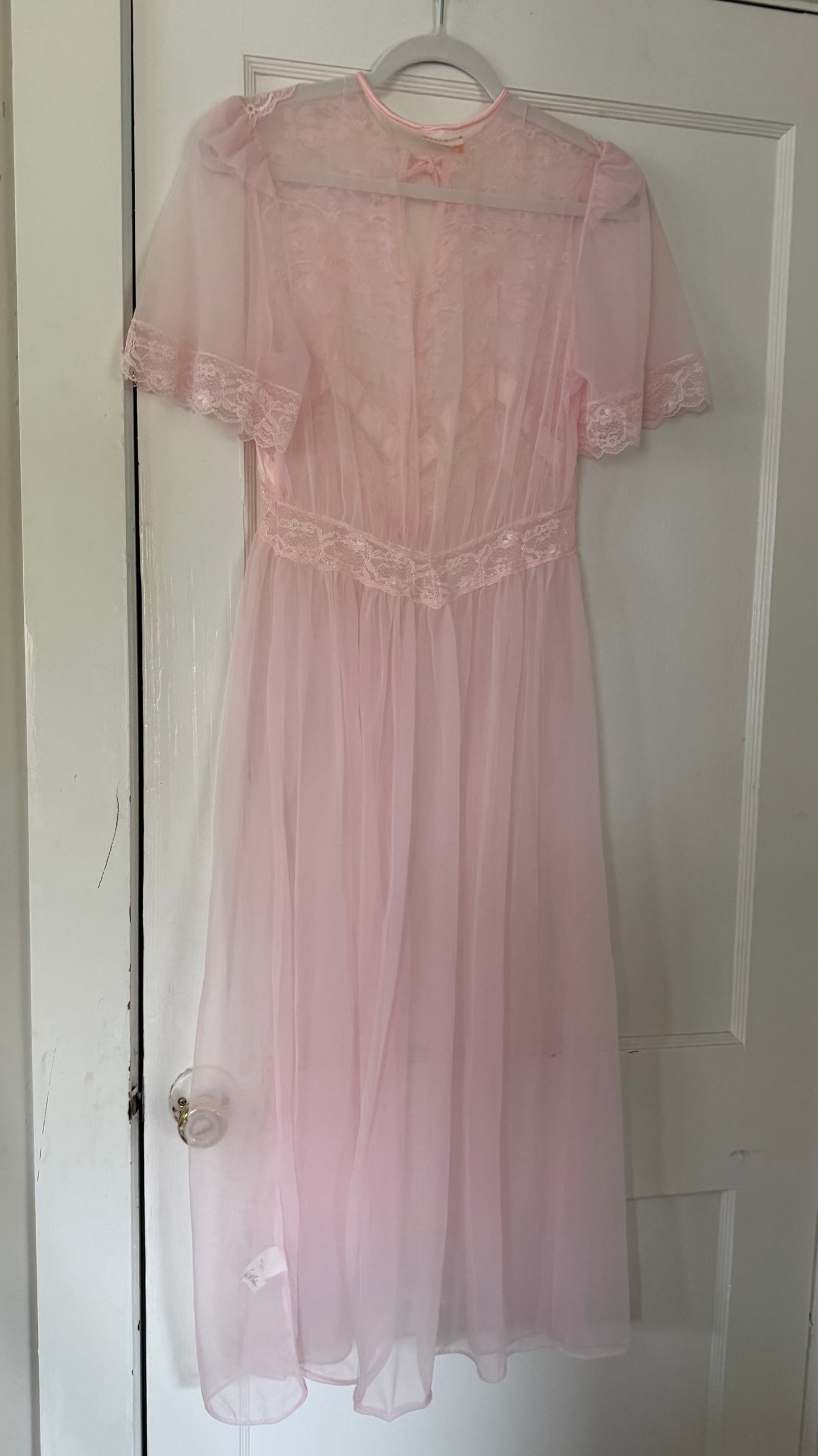 Pink Lace & Ribbon Detail Peignoir Set