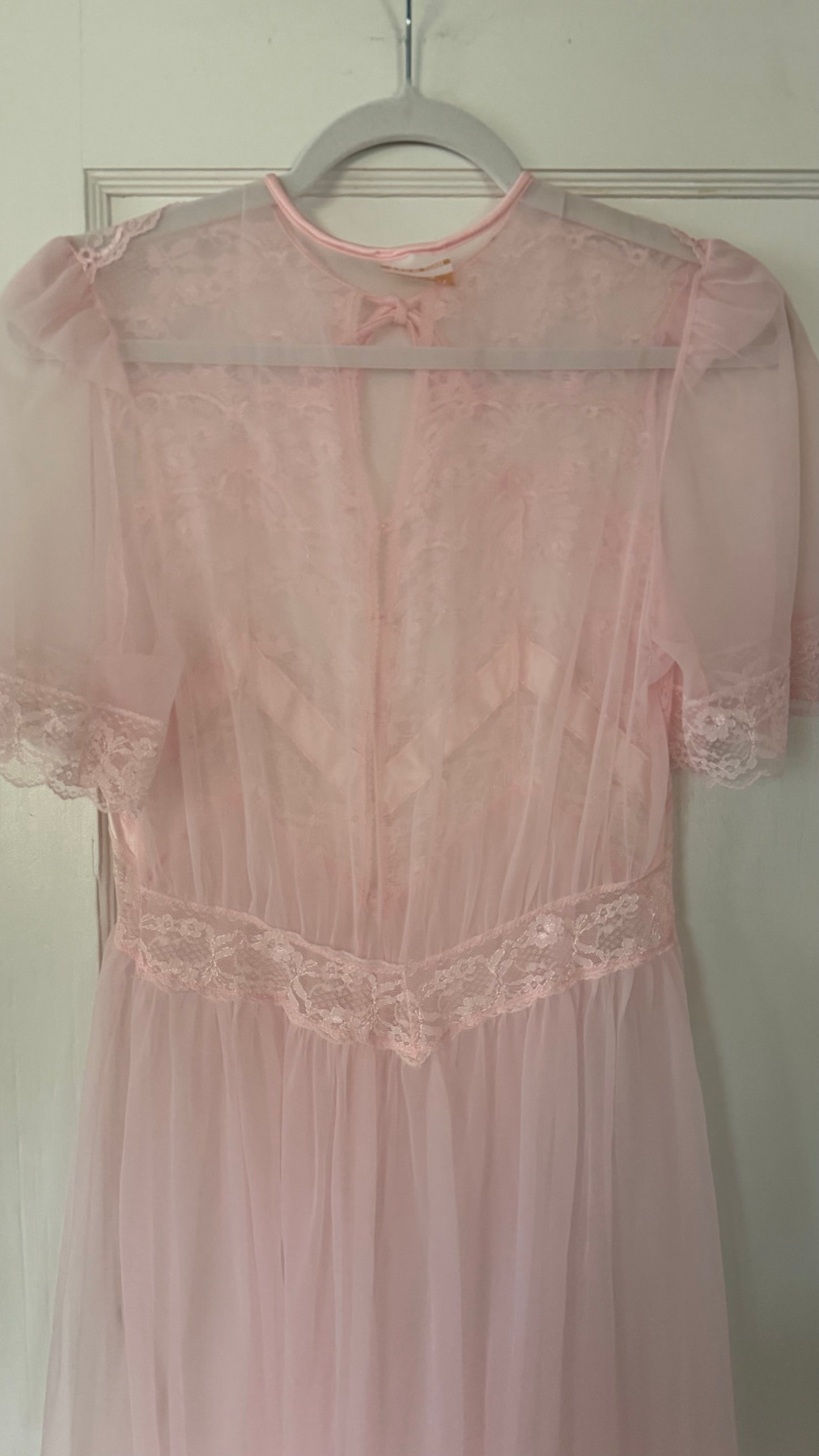 Pink Lace & Ribbon Detail Peignoir Set
