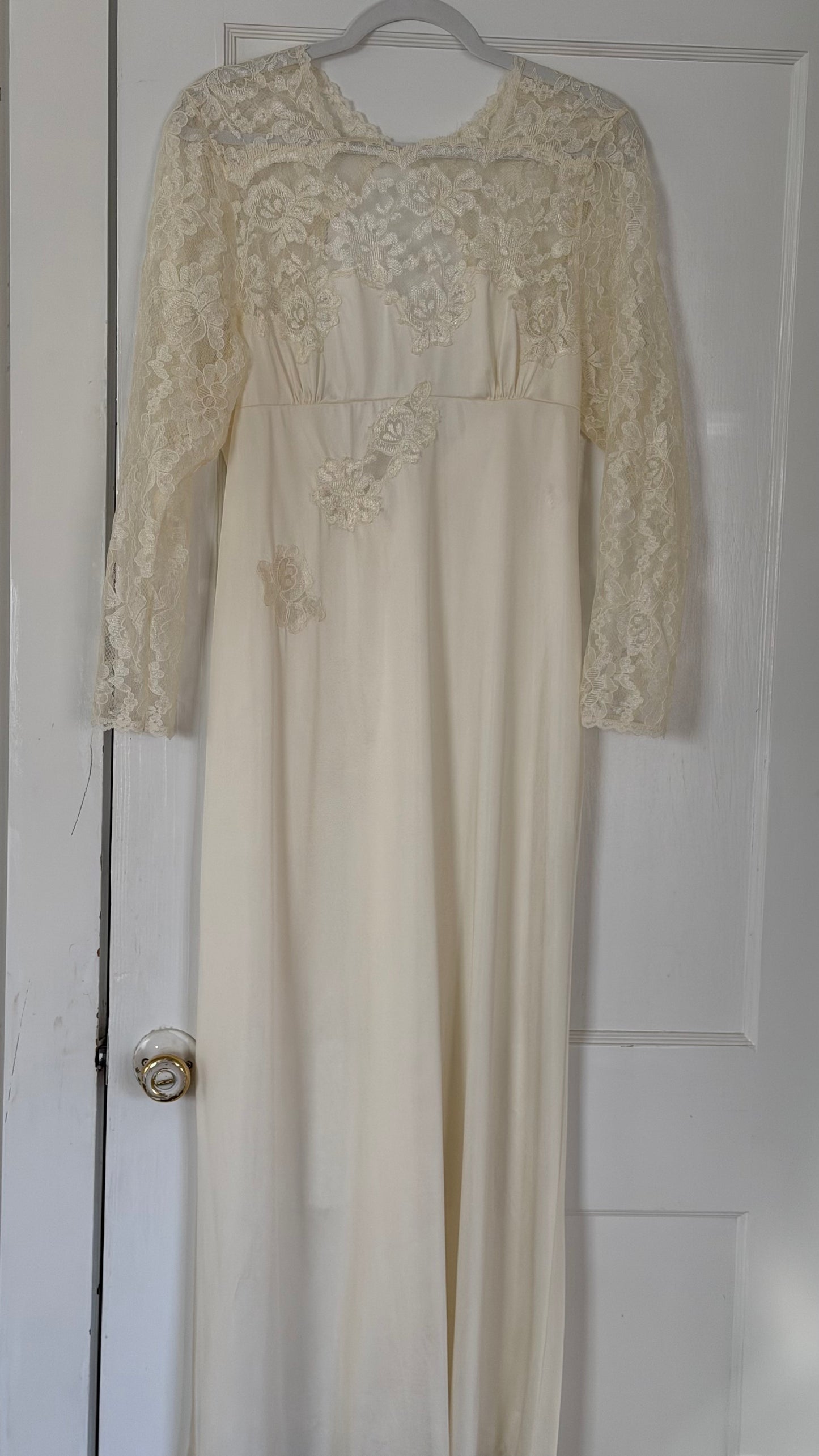 Longsleeve Lace-Detail Open-Back Bridal Slip