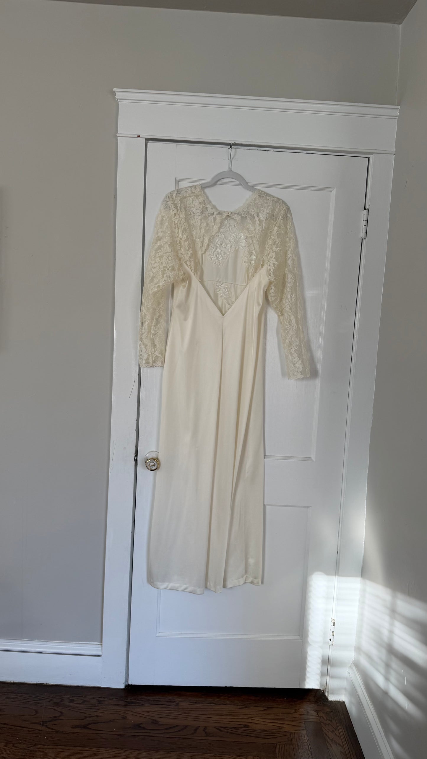 Longsleeve Lace-Detail Open-Back Bridal Slip