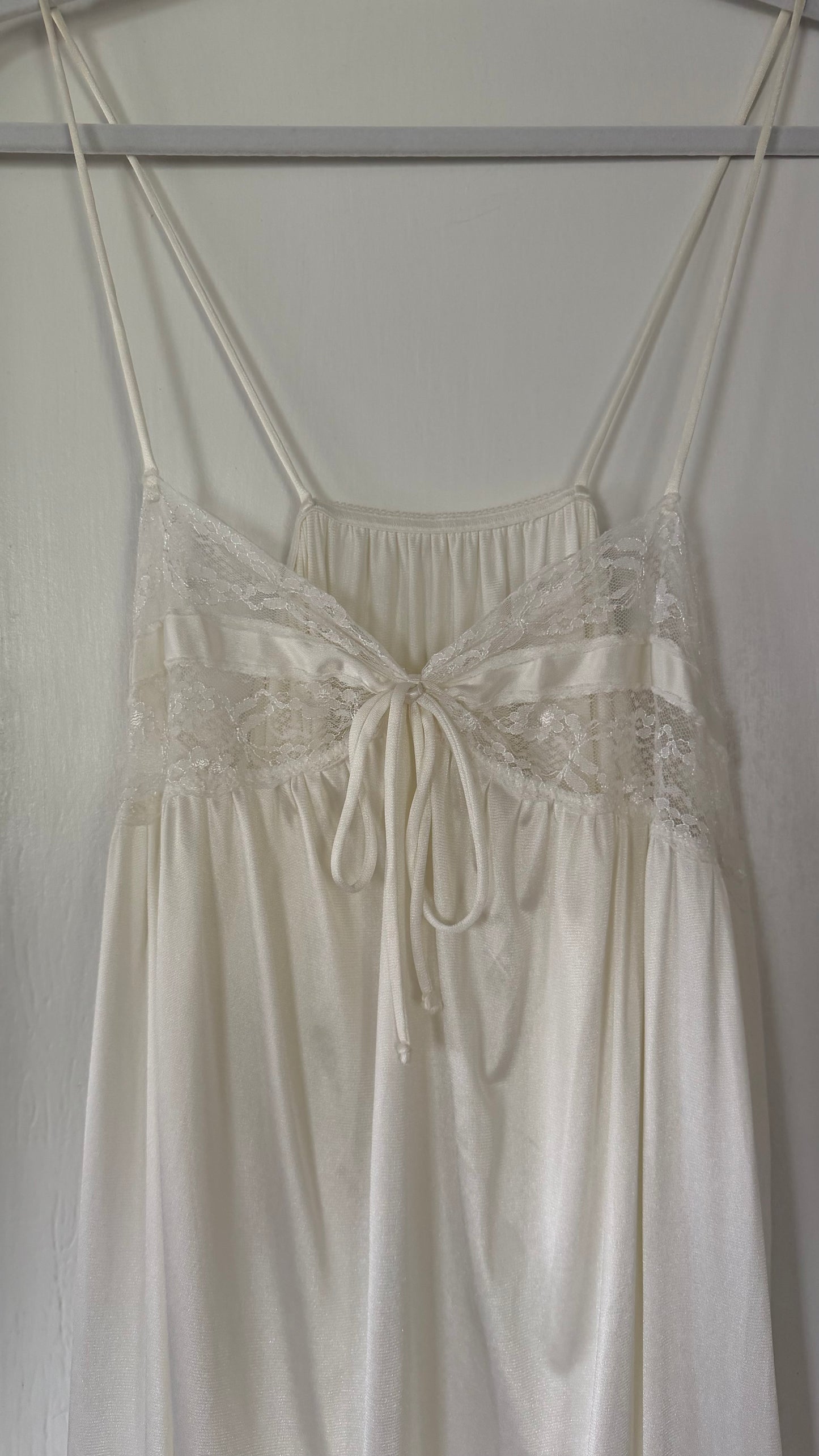 White Lace & Ribbon Detail Peignoir Set