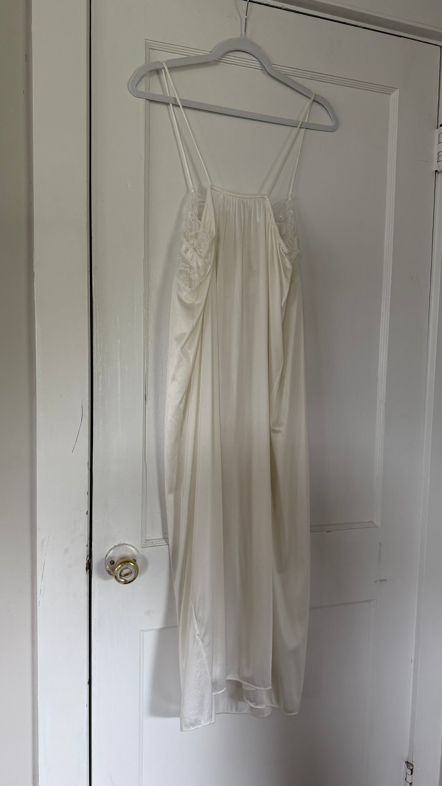 White Lace & Ribbon Detail Peignoir Set