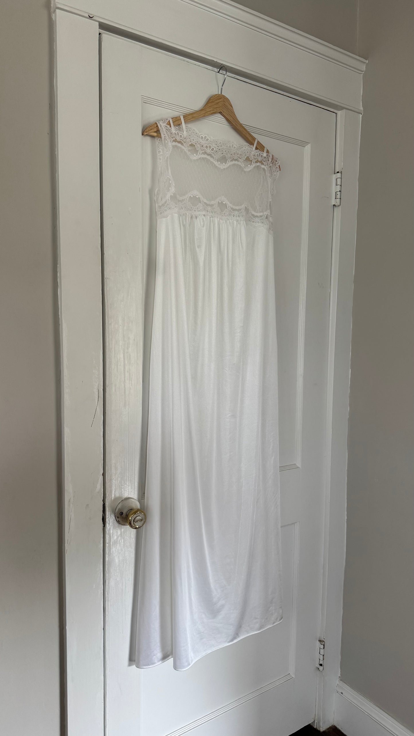 Tom Bezduda Lace Trim Vintage Slip