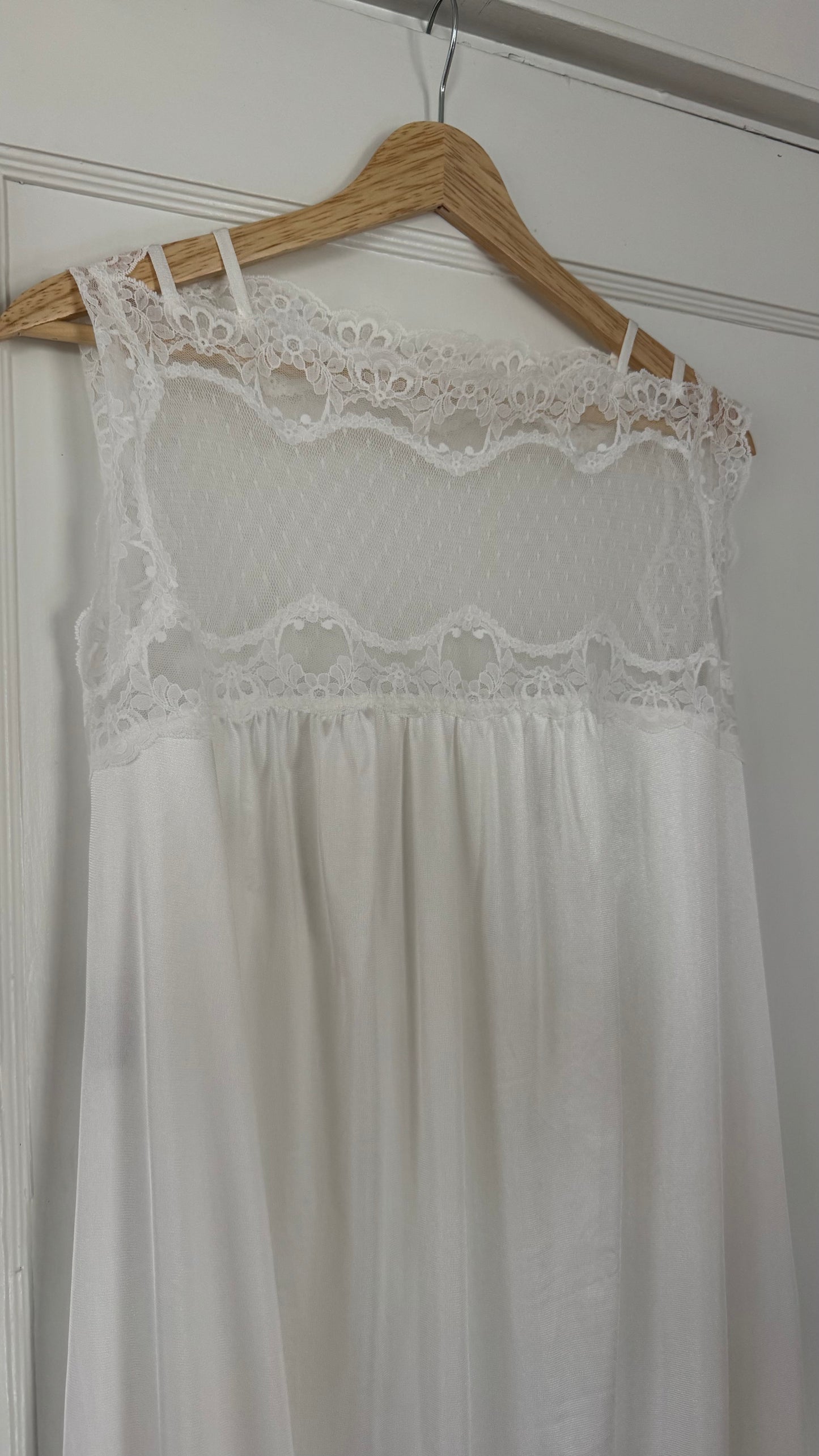 Tom Bezduda Lace Trim Vintage Slip