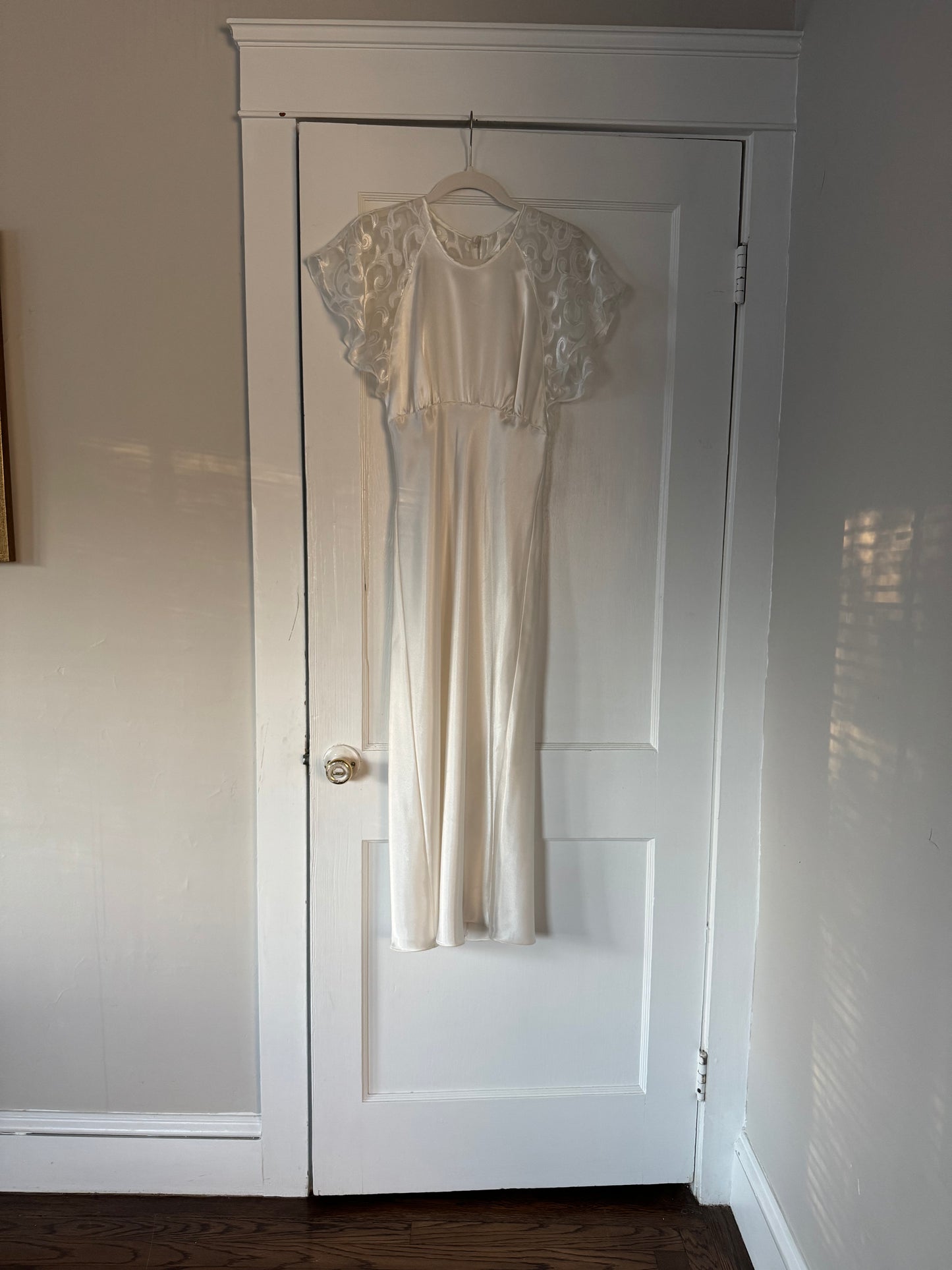 Flutter Sleeve Open-Back Slip