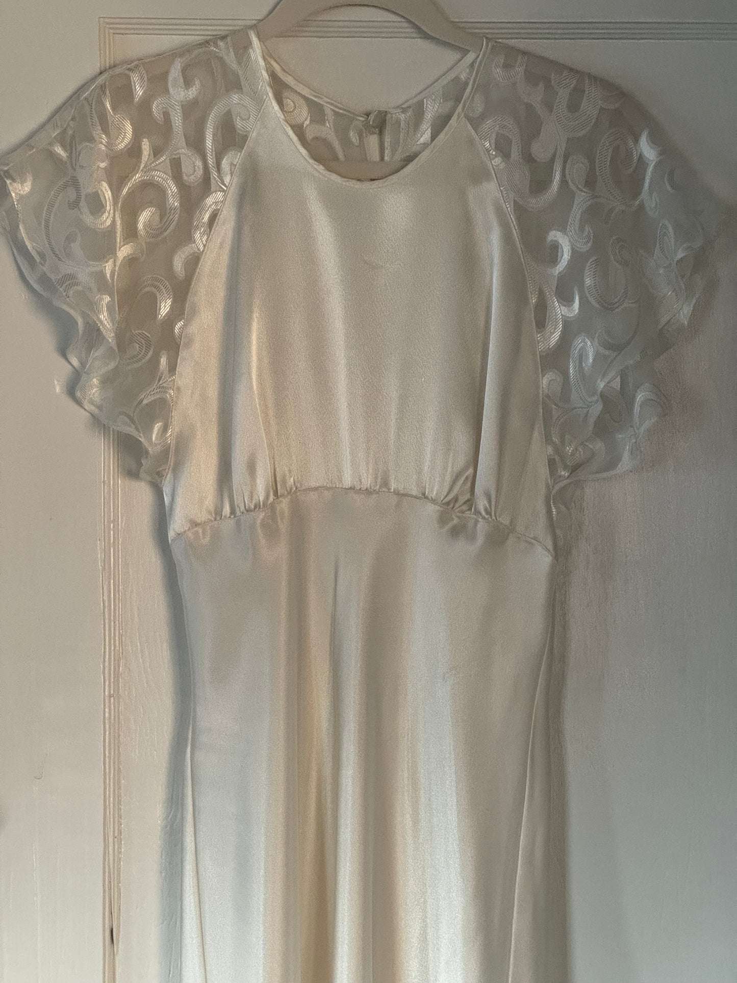 Flutter Sleeve Open-Back Slip