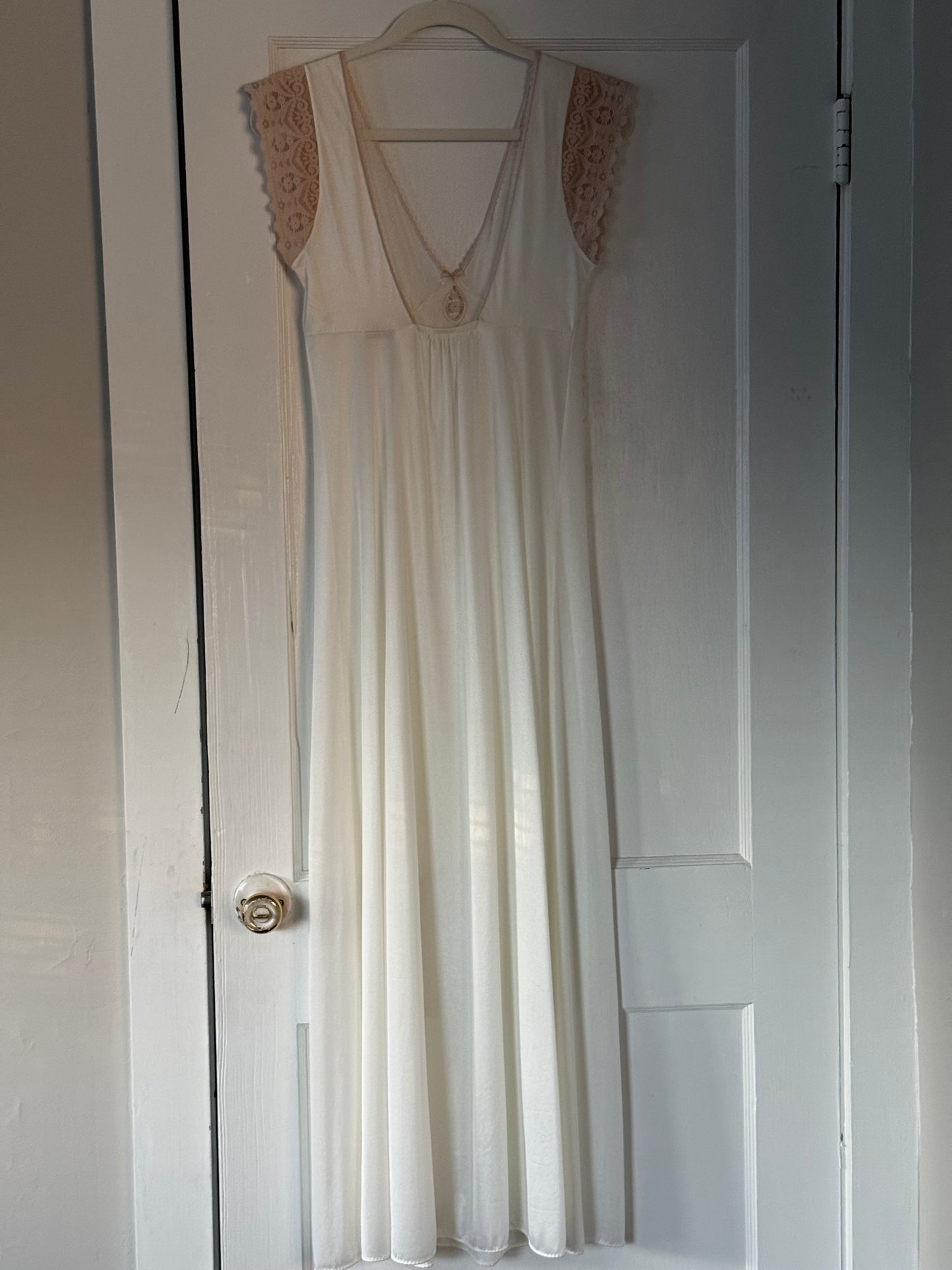 Maidenform Slip with Blush Lace Sleeve Detail