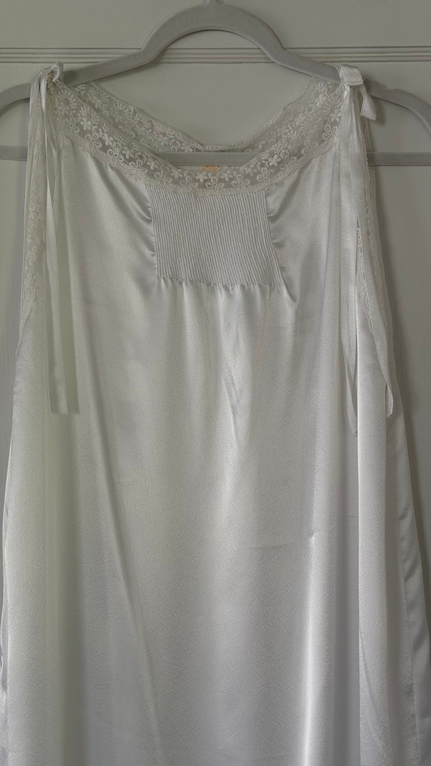 Ribbon-Detail White Italian Slip