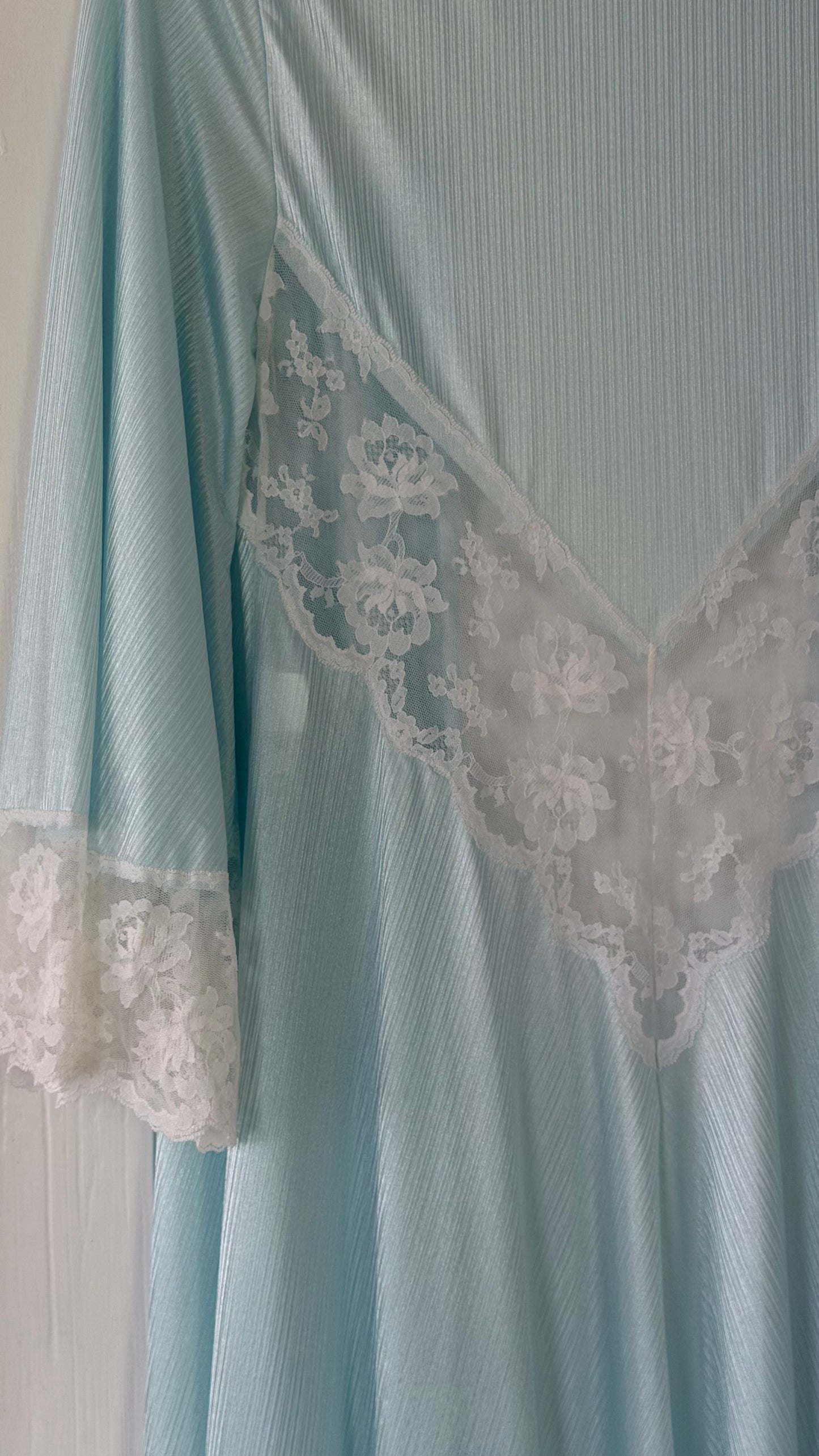 Blue & White Lace Peignoir Set
