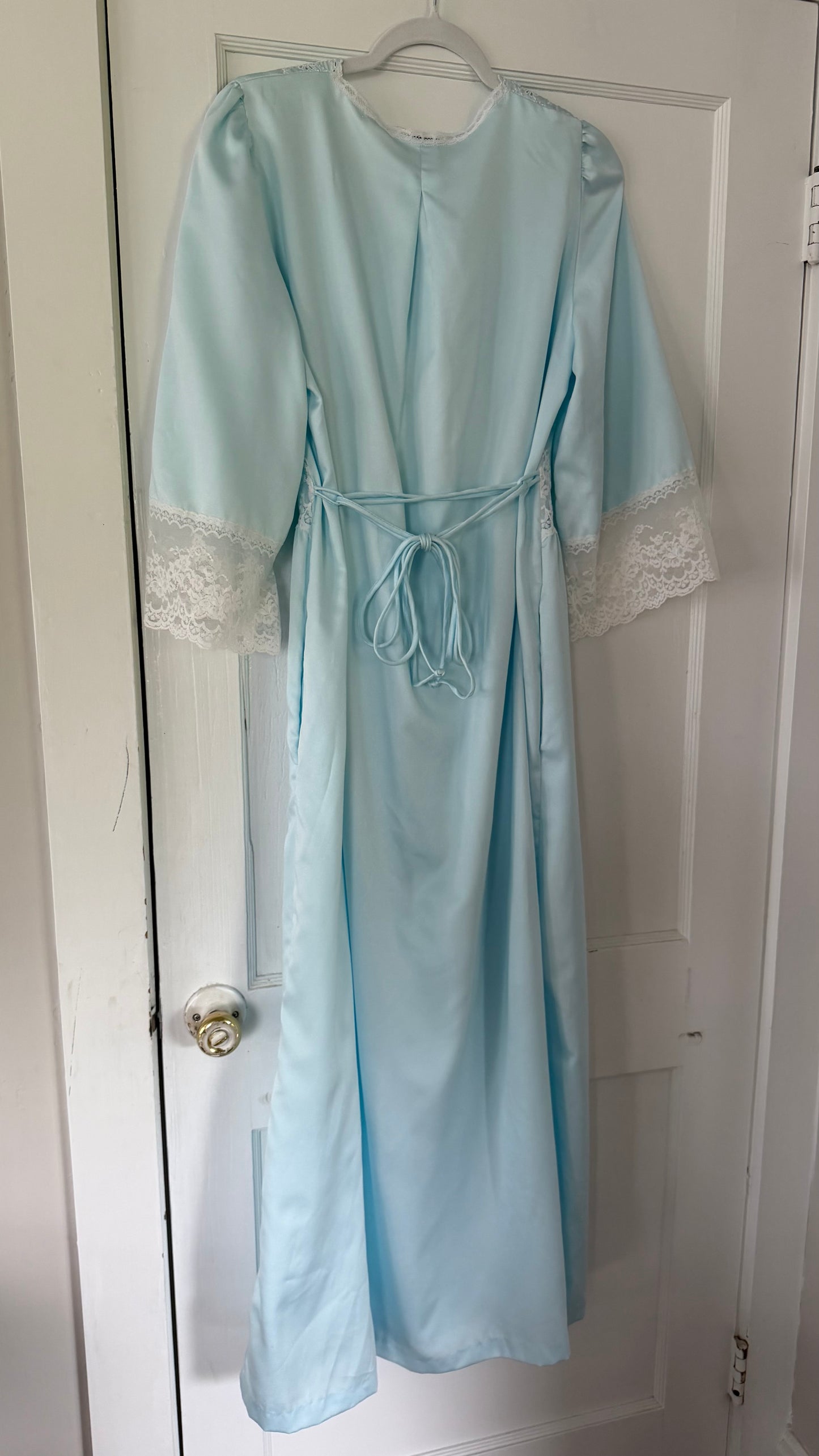 Blue and White Lace Detail Peignoir Robe