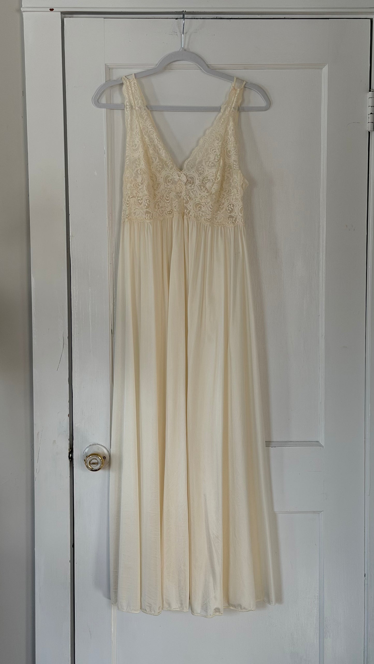 Long Sleeve Lace-Detail Ivory Peignoir Set