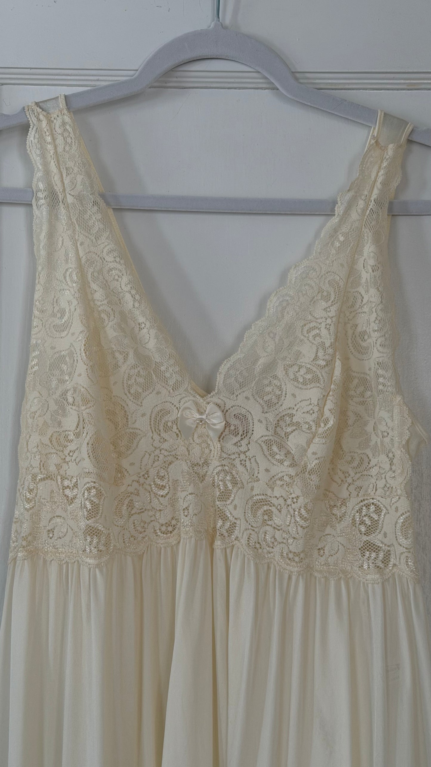 Long Sleeve Lace-Detail Ivory Peignoir Set