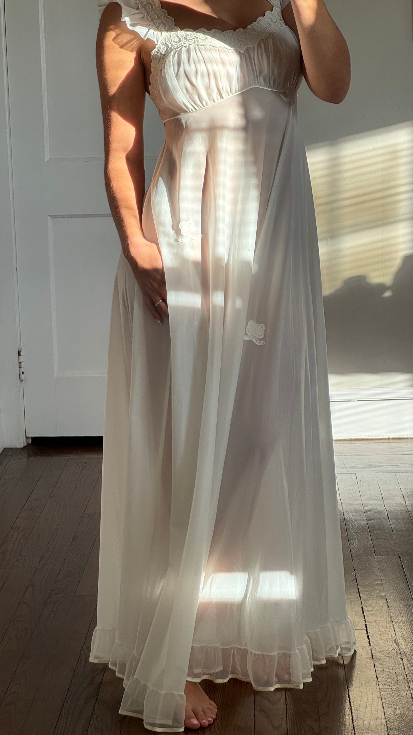 Rare 60s Bow Appliqué Detail Slip