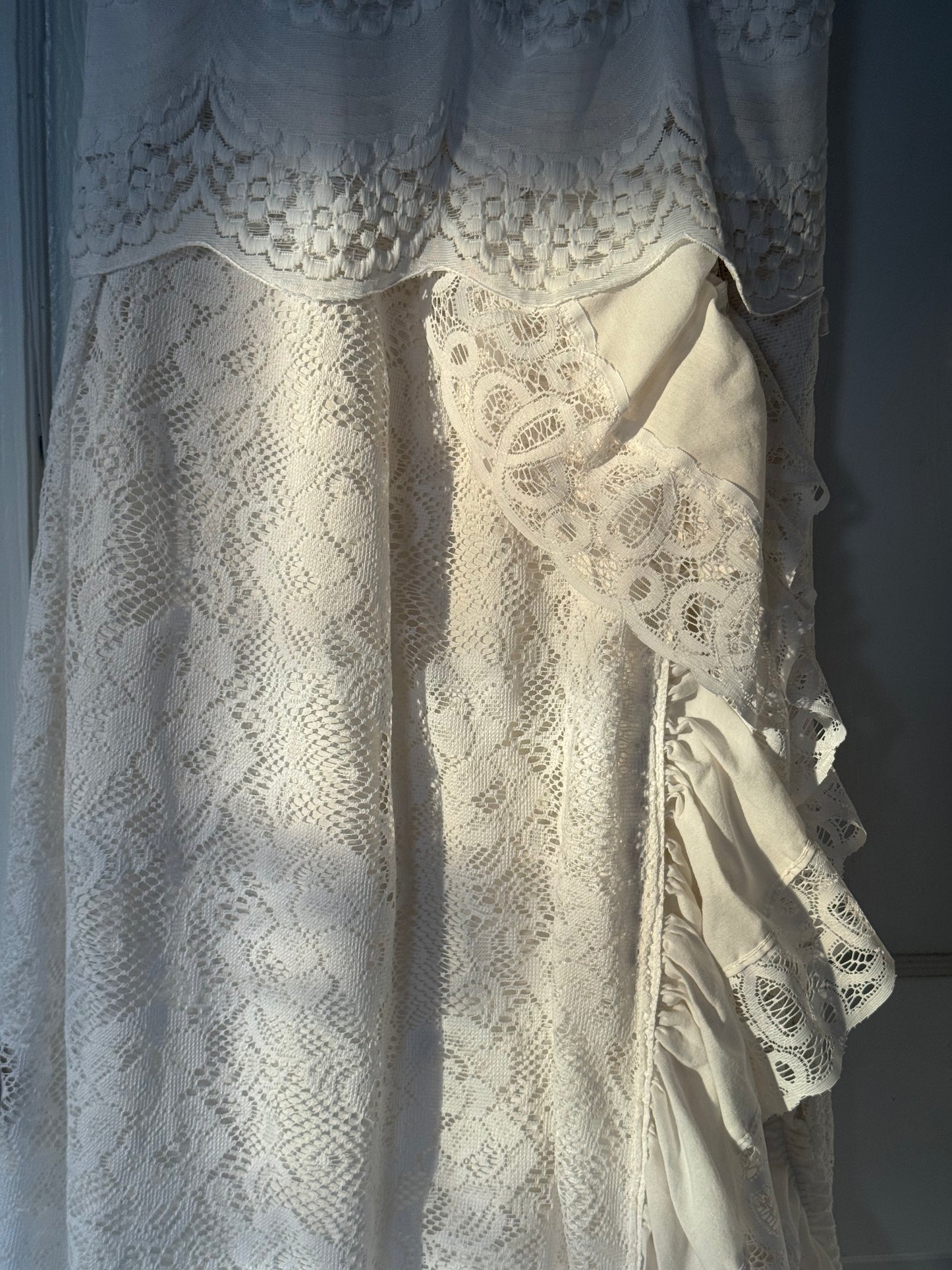 Rare Val Mode Lace Ruffle Maxi Slip/Dress