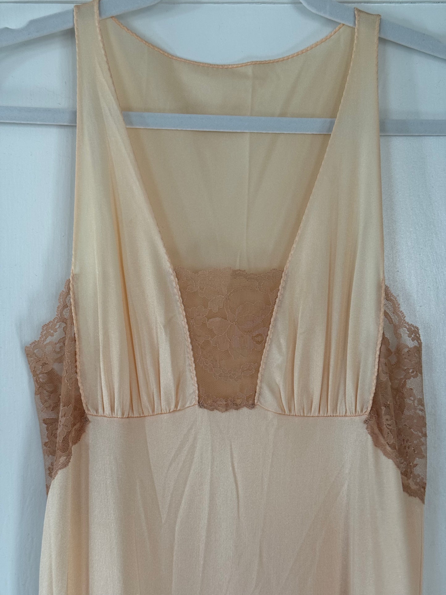 Tom Bezduda Light Pink & Tan Slip Set