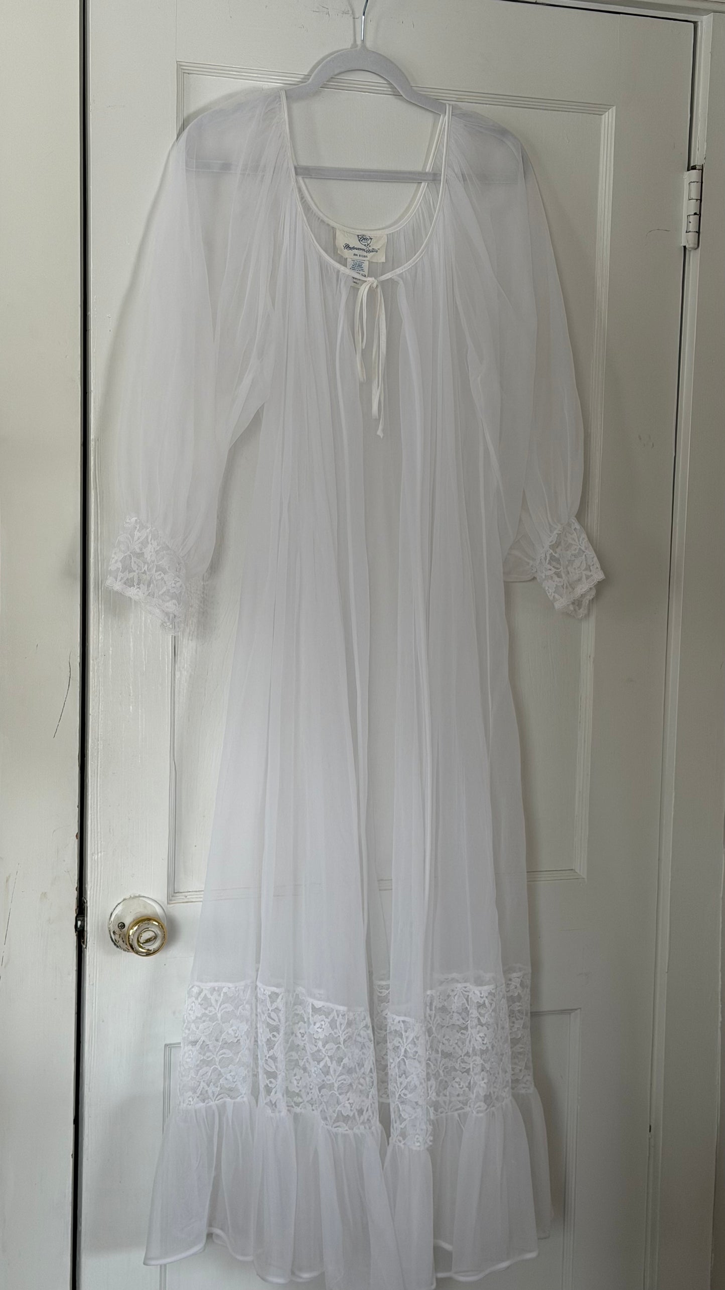 White Lace-Detail Peignoir Set