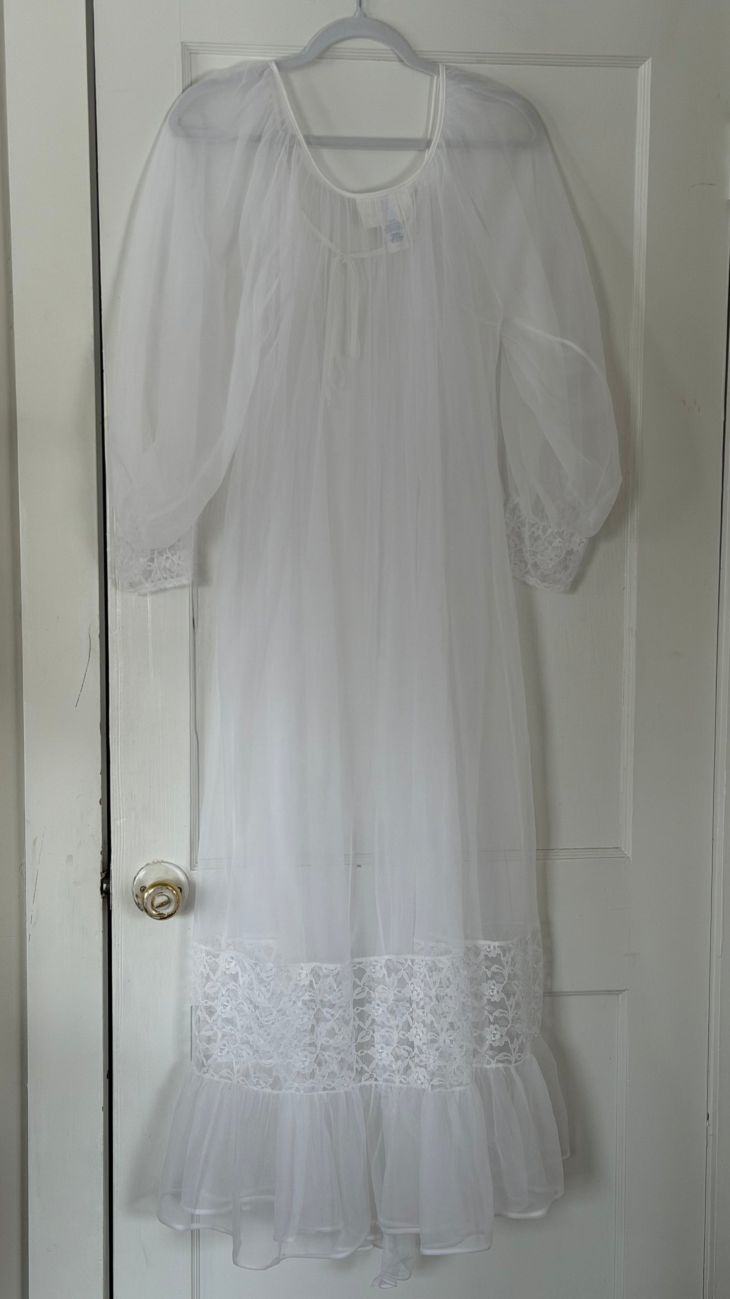 White Lace-Detail Peignoir Set