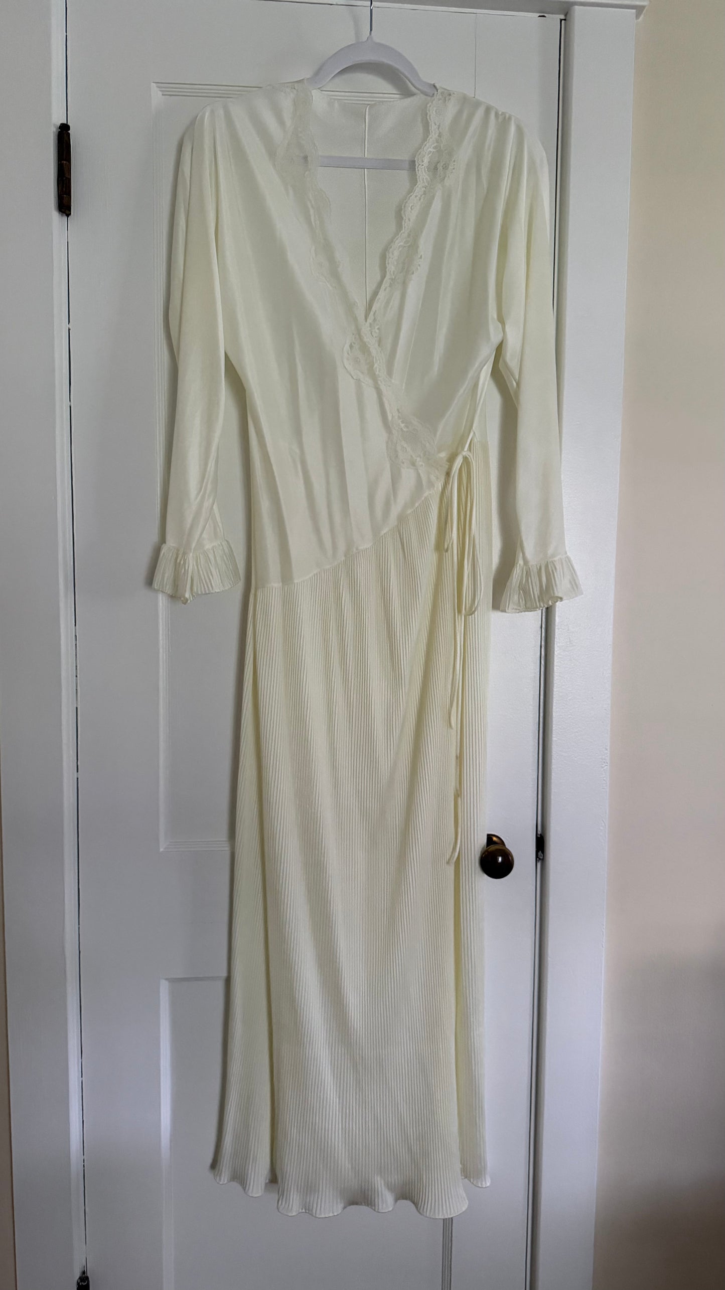 Cream Asymmetrical Drop Waist Pleat-Detail Peignoir Set