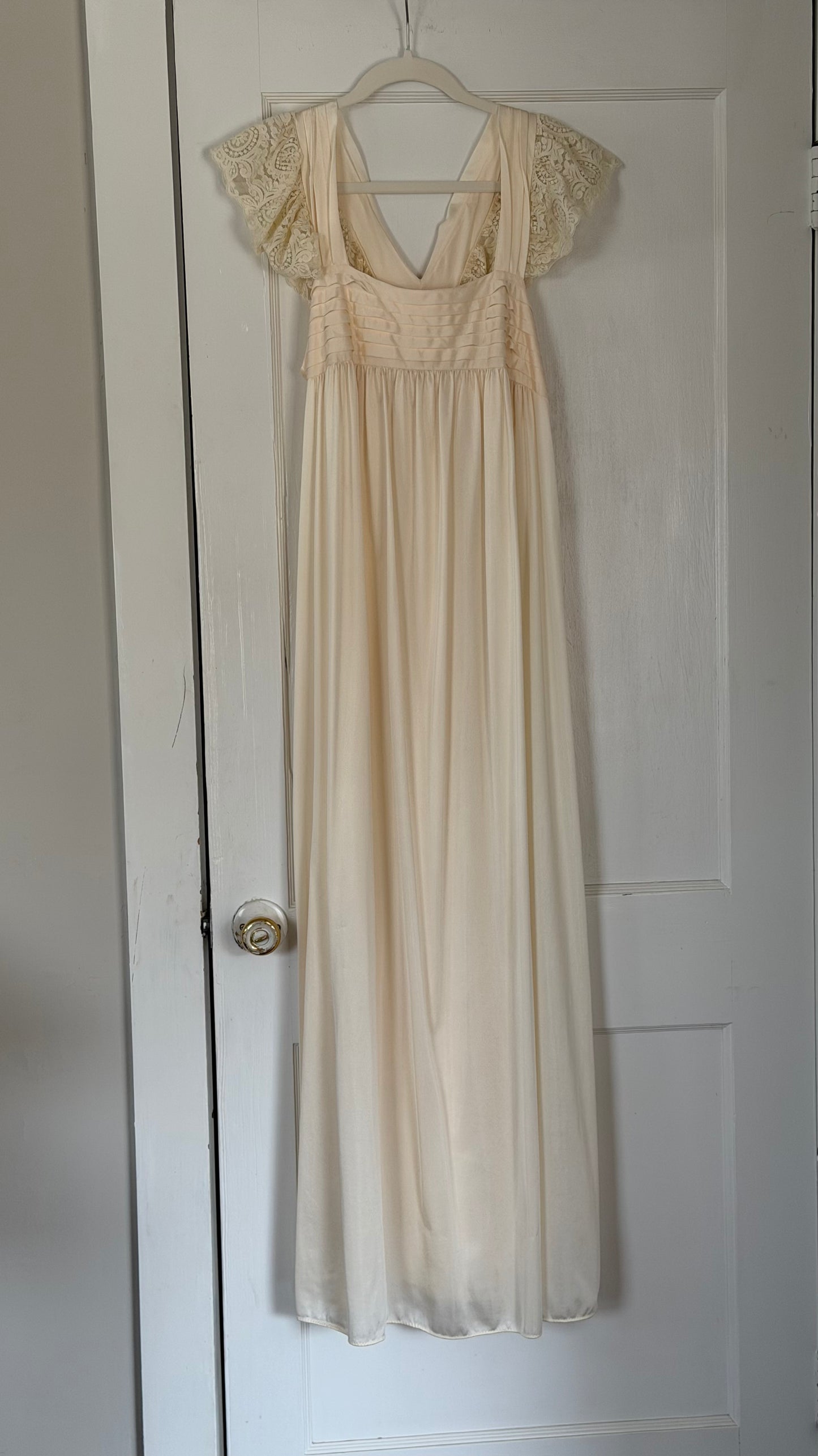 Rare Cream Lace Flutter Sleeve Slip