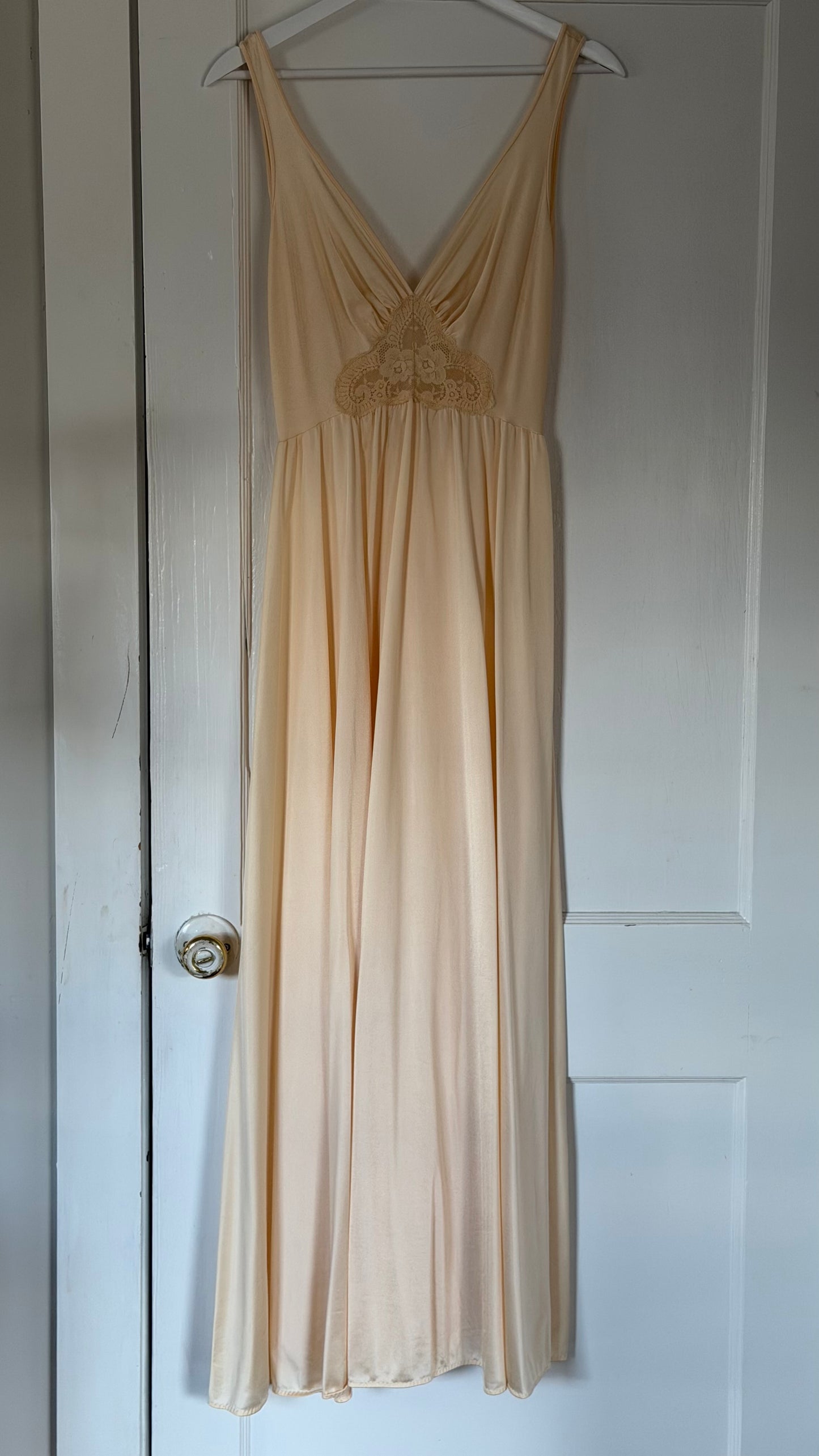 Buttercream Full-Sweep Slip