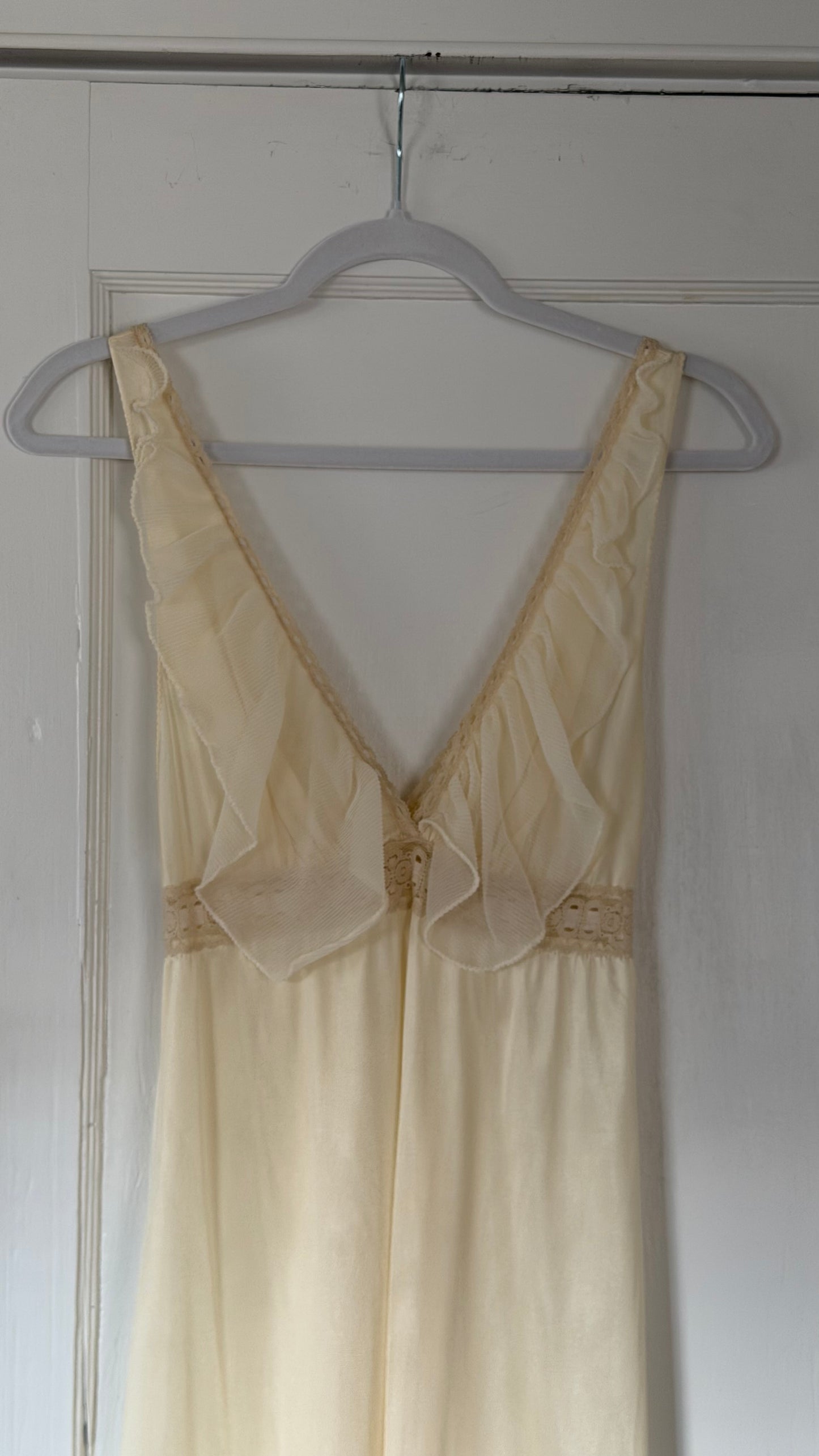 Cream Ruffle-Detail Peignoir Set