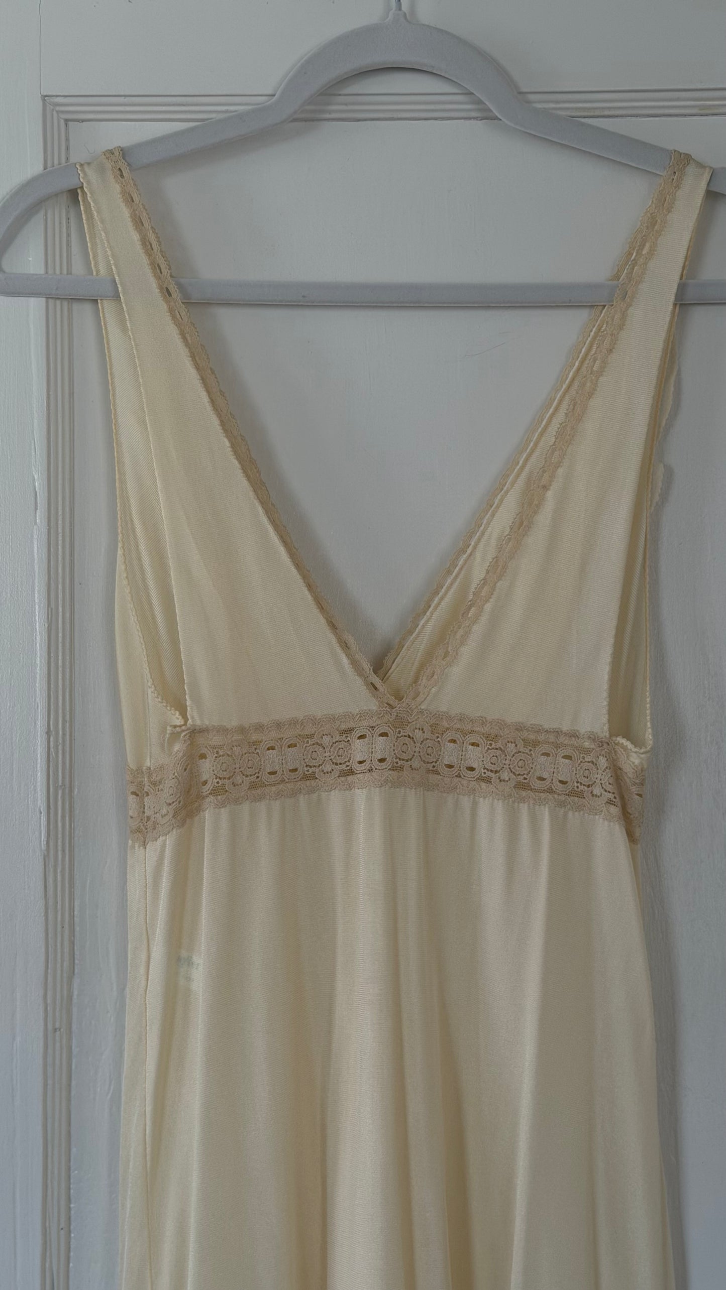 Cream Ruffle-Detail Peignoir Set