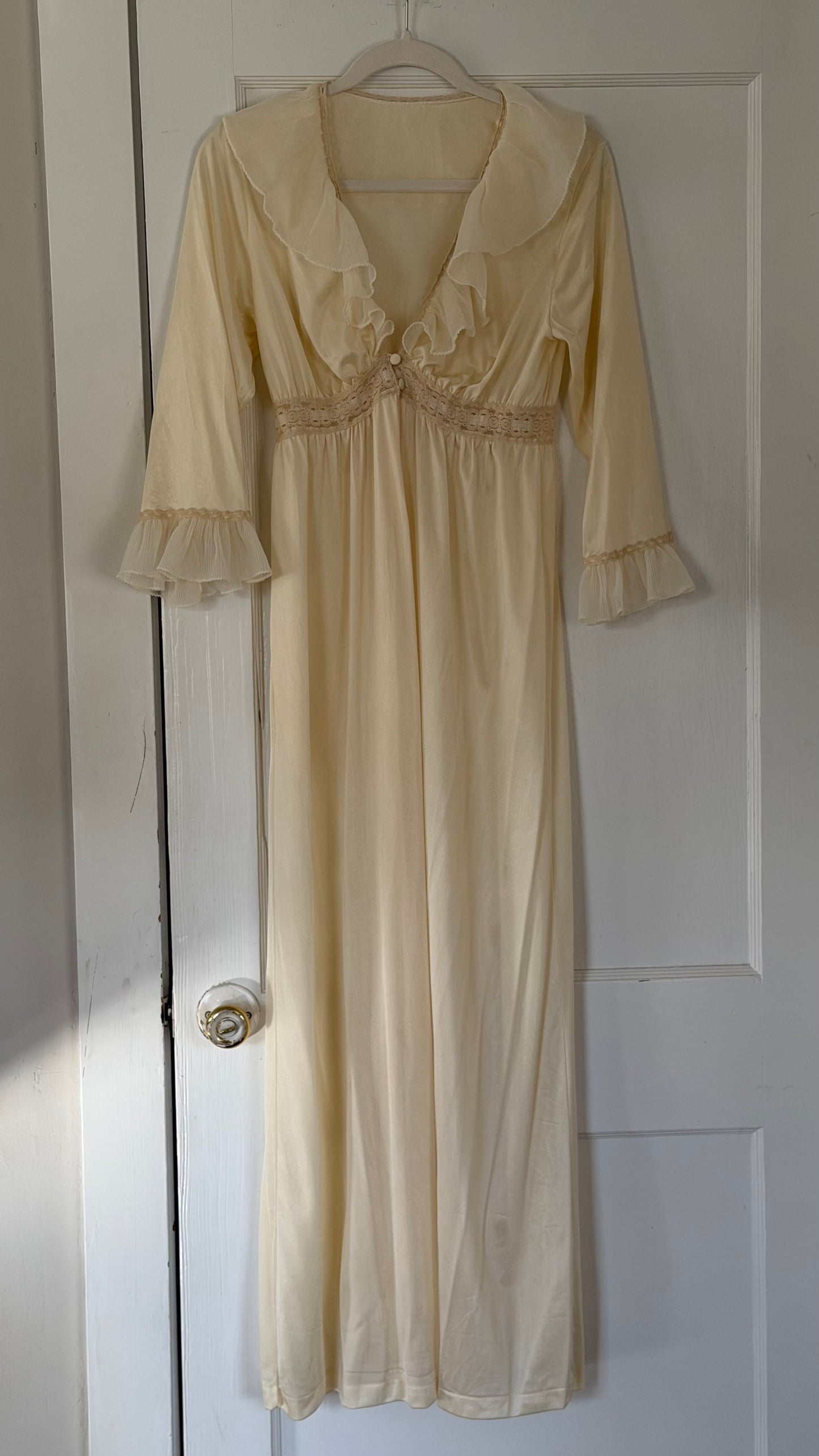 Cream Ruffle-Detail Peignoir Set