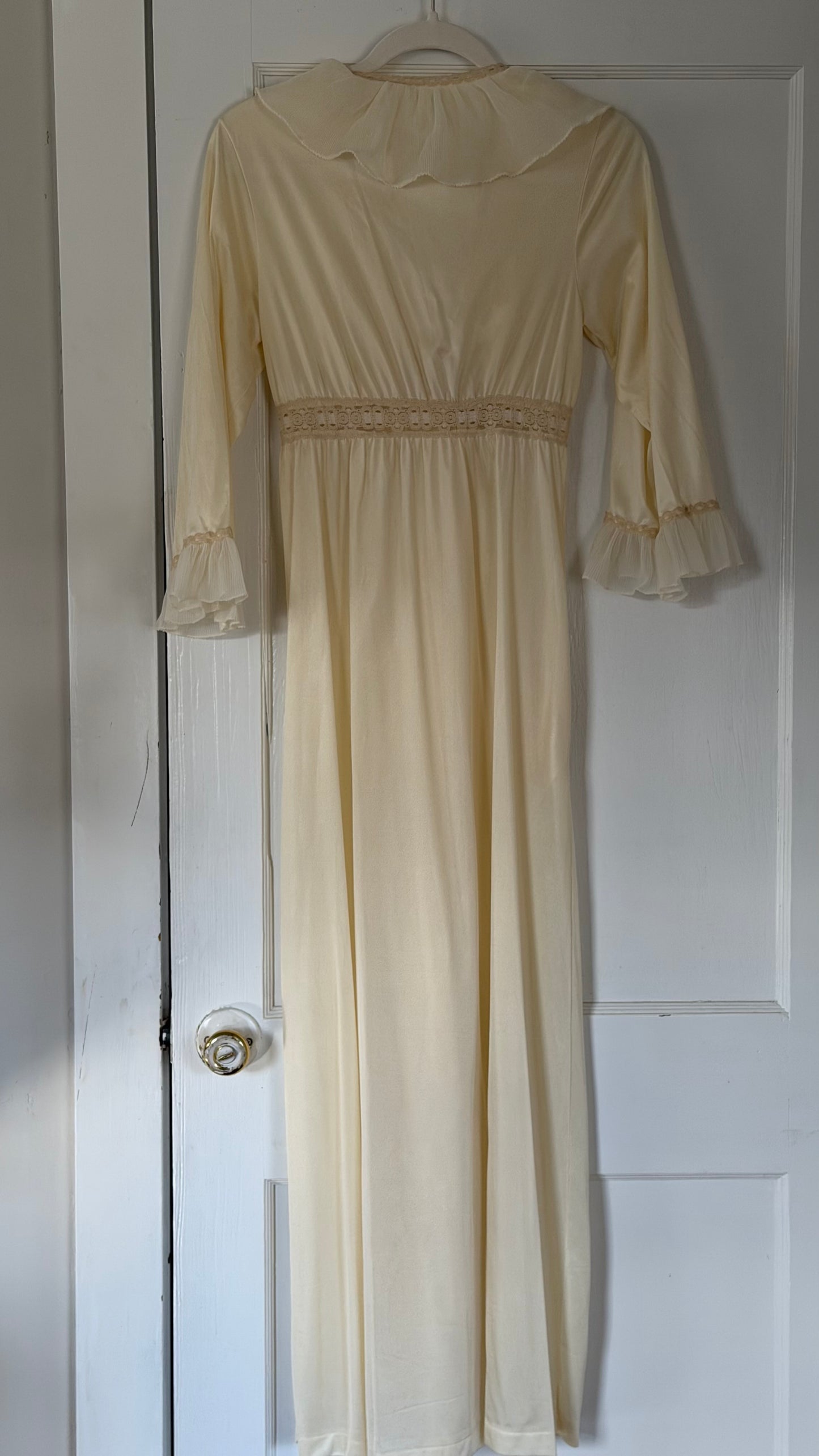 Cream Ruffle-Detail Peignoir Set