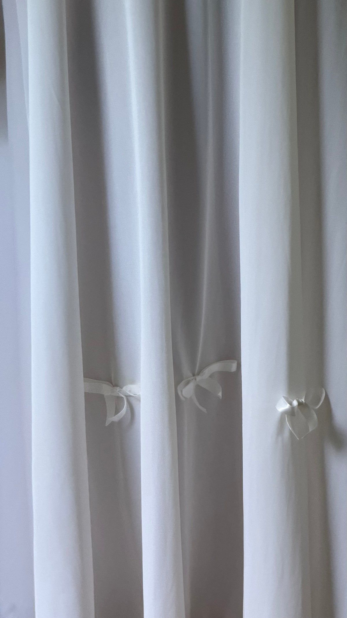 Flutter Sleeve Slip with Bow Details