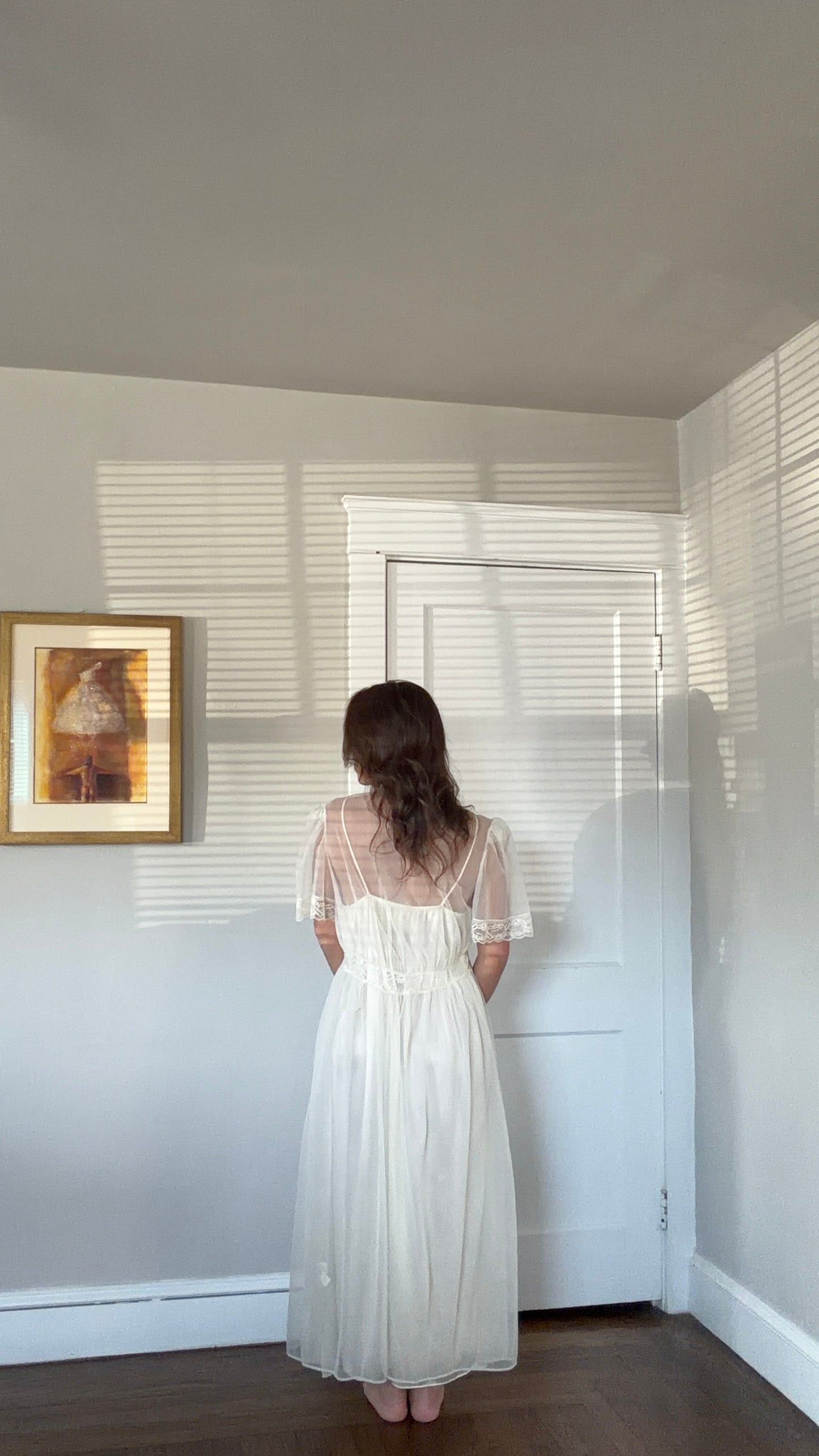 Cream Lace & Ribbon Detail Robe