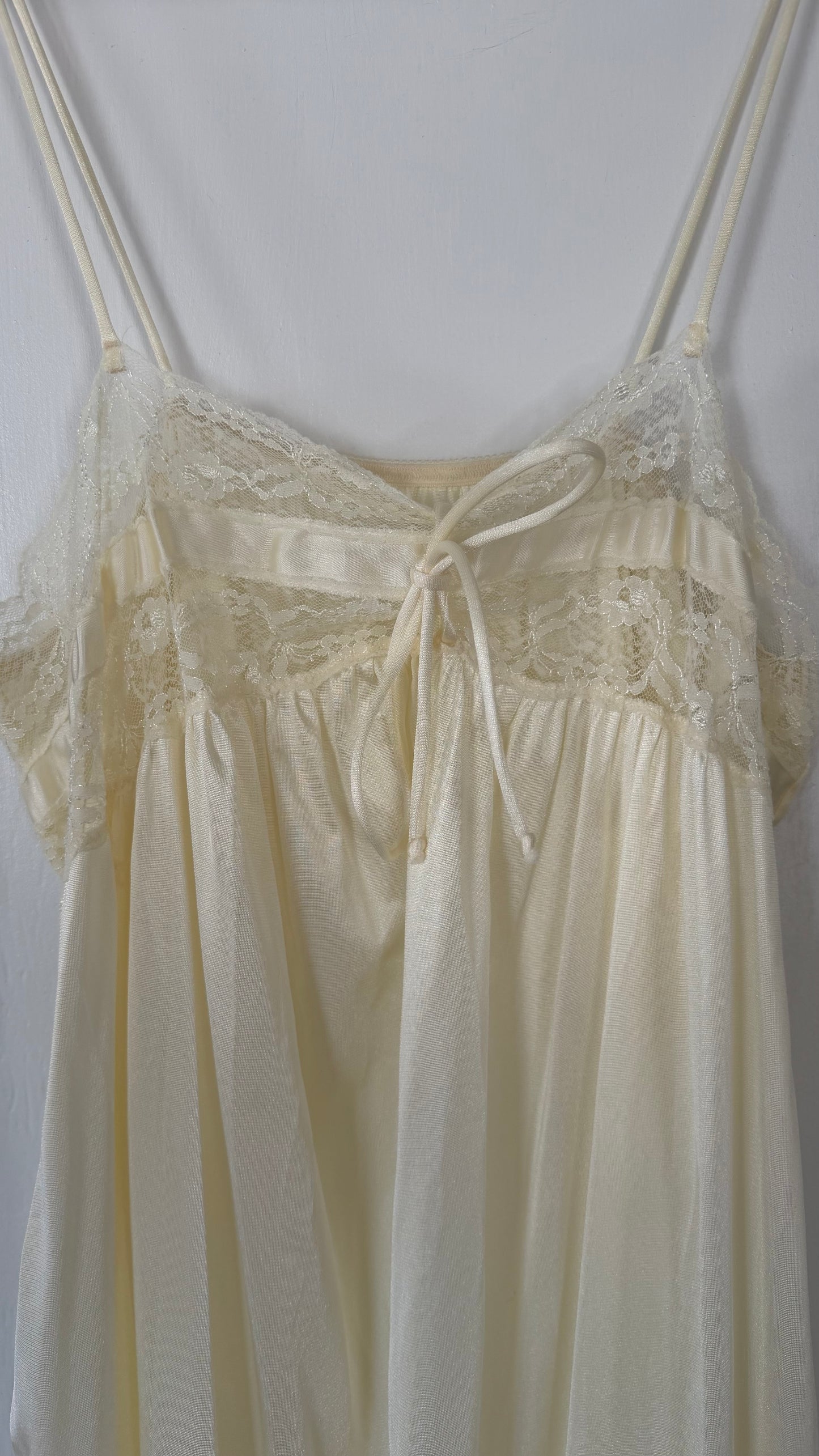 Ivory/Cream Lace & Ribbon Detail Peignoir Set