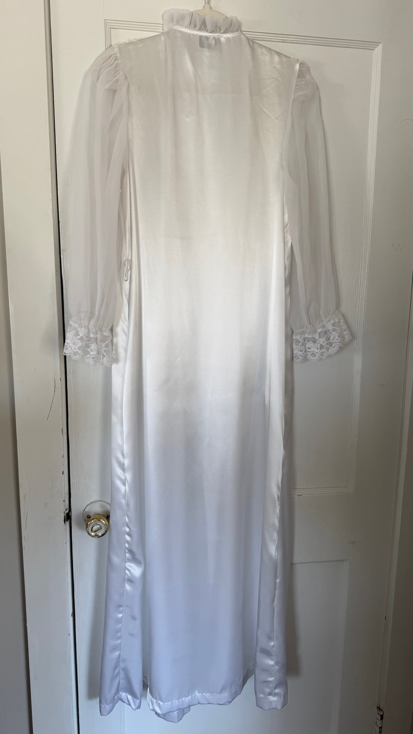 Rare Lace and Chiffon Detail Peignoir Set