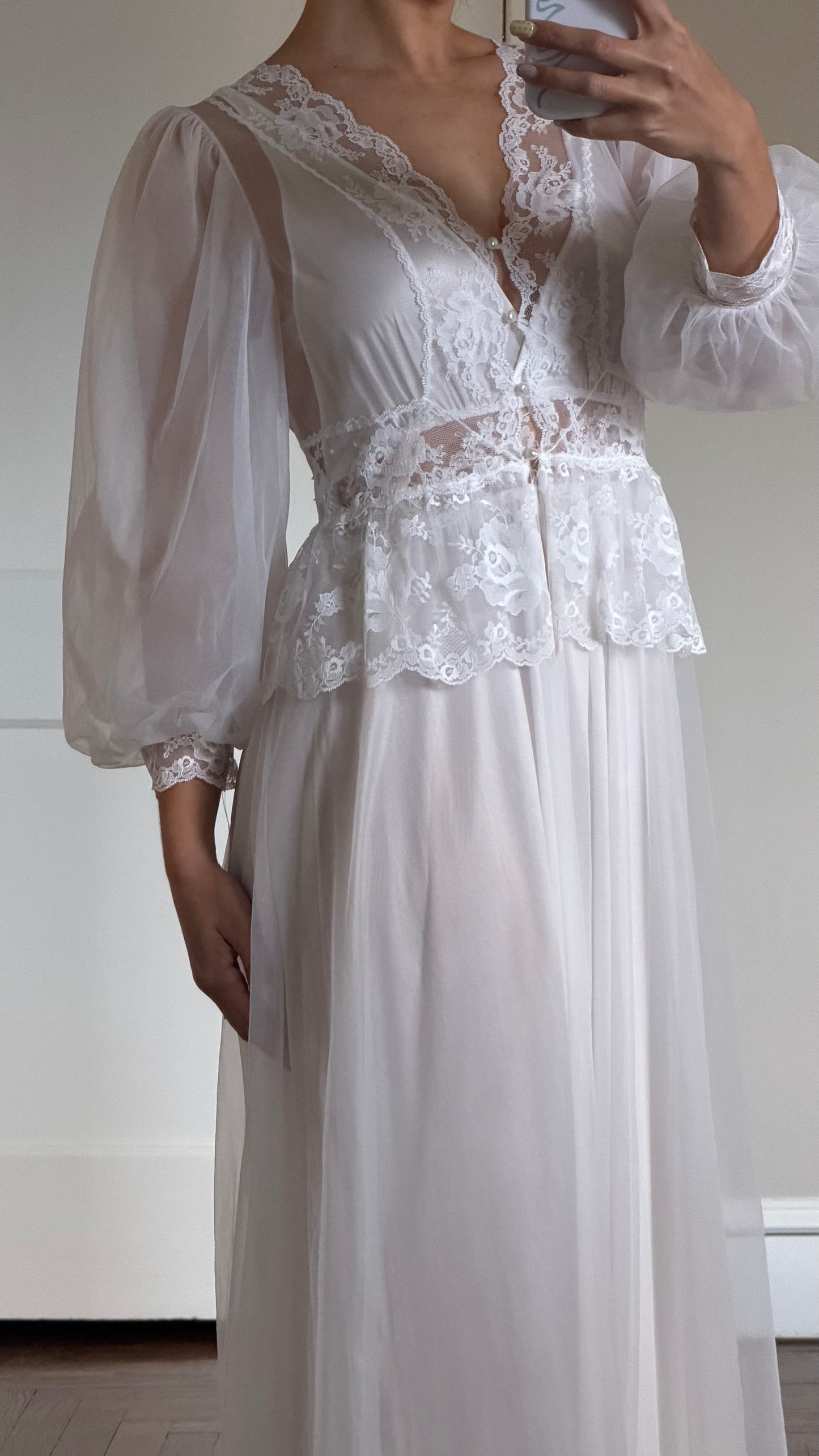 Peplum and Lace Detail Peignoir Set
